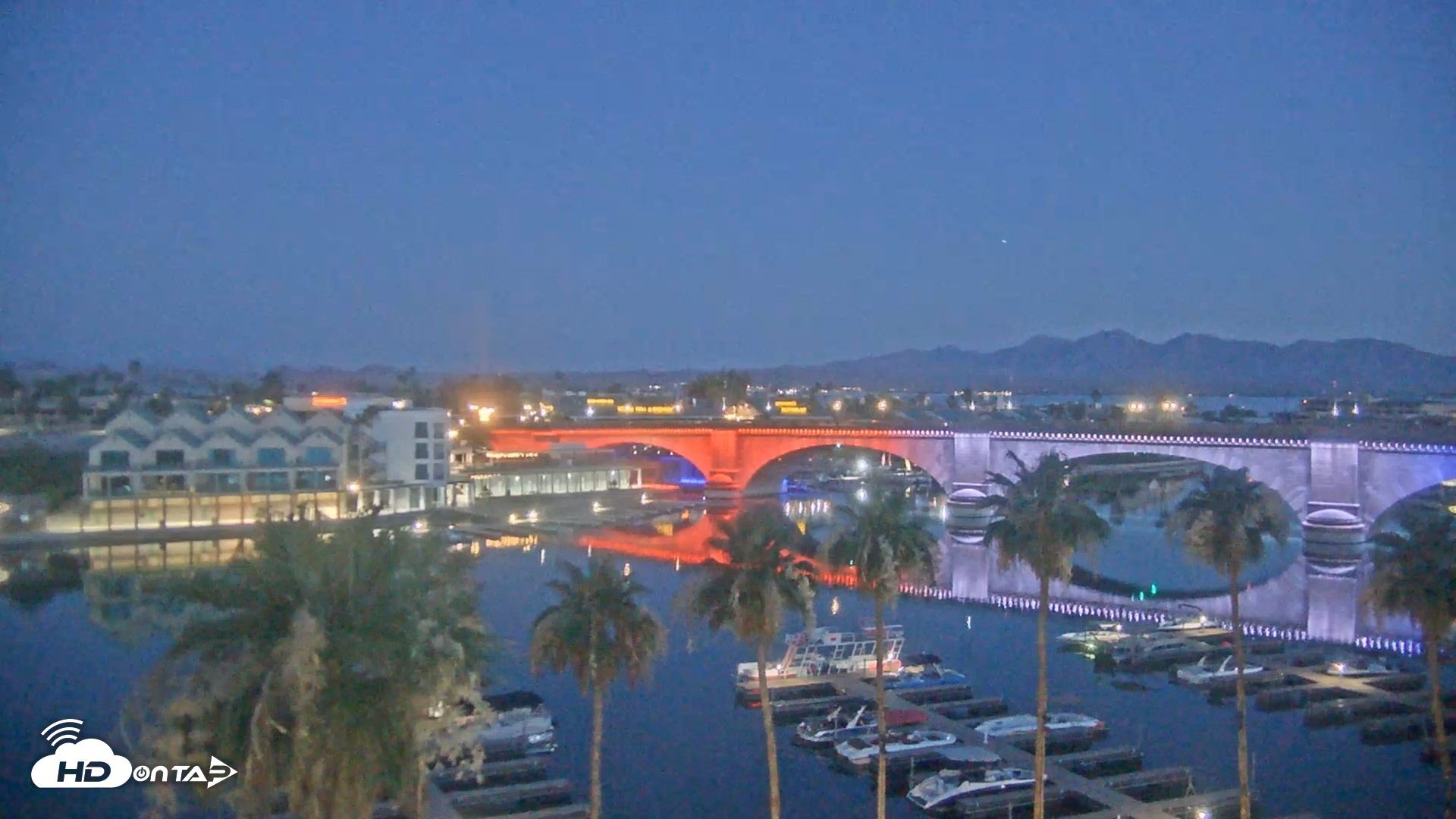 Snapshot of Lake Havasu London Bridge Live Webcam taken Jun 5, 2026, 4:52am MST
