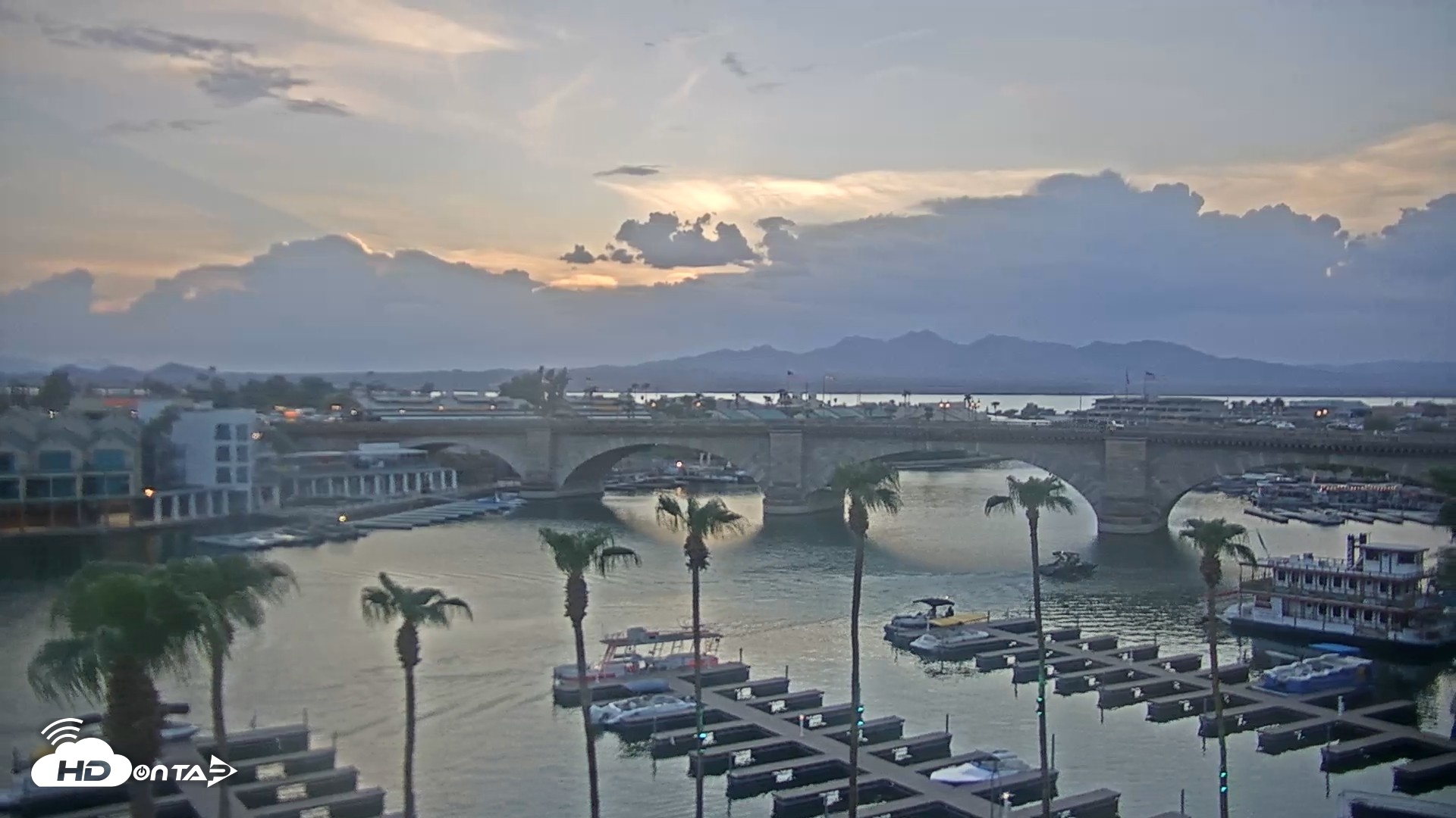 Snapshot of Lake Havasu London Bridge Live Webcam taken Aug 10, 2026, 7:27pm MST
