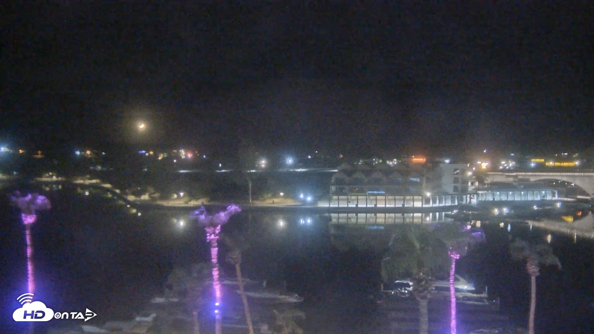 Snapshot of Lake Havasu London Bridge Live Webcam taken Aug 22, 2026, 12:18am MST