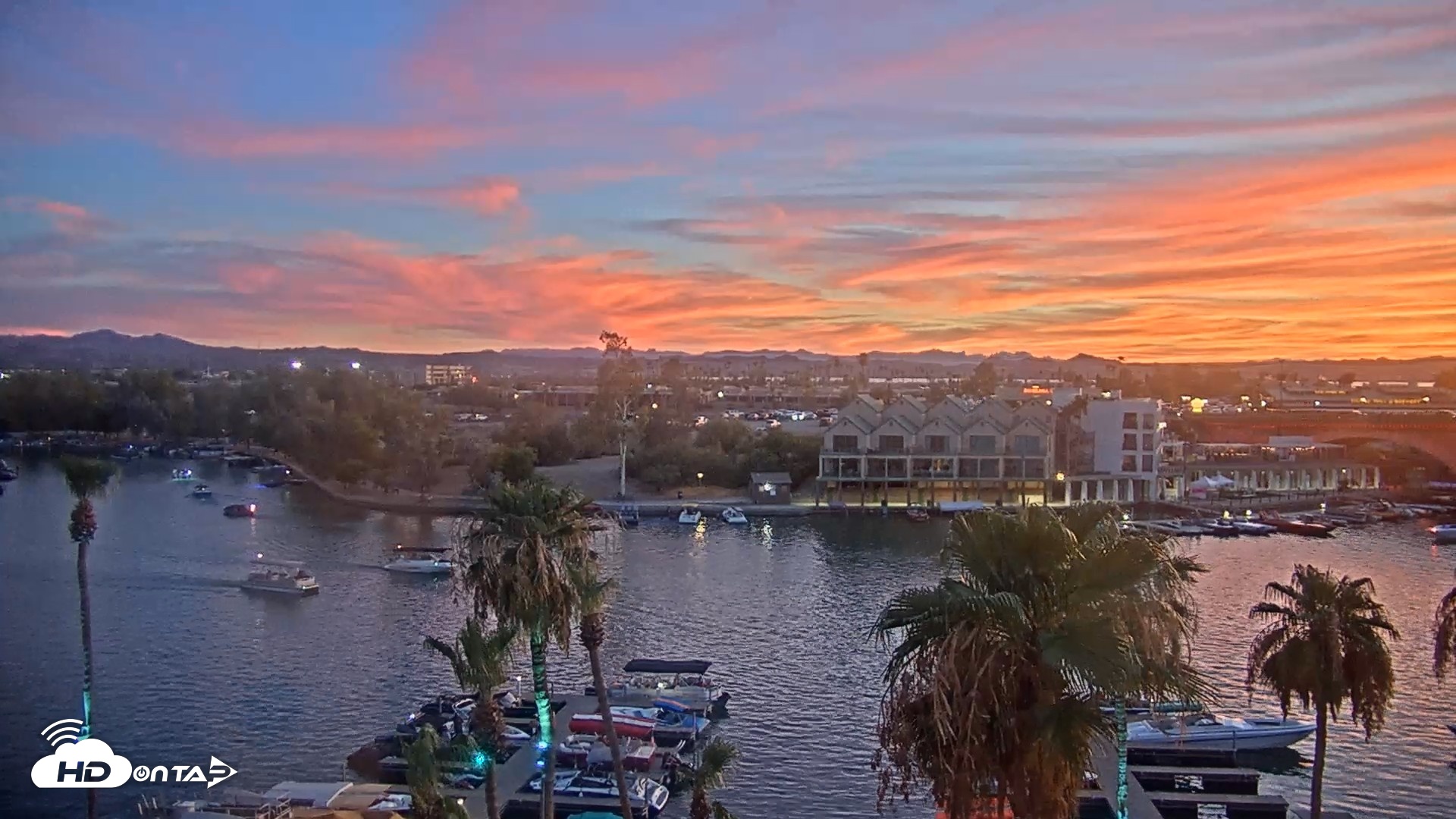 Snapshot of Lake Havasu London Bridge Live Webcam taken Jul 3, 2026, 8:09pm MST