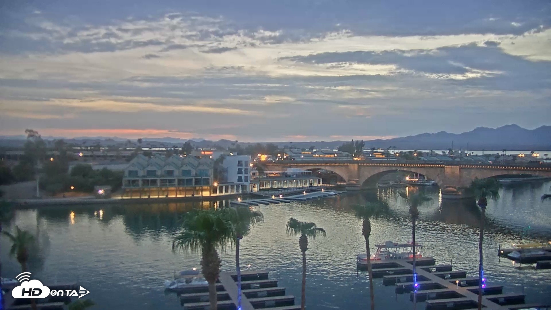 Snapshot of Lake Havasu London Bridge Live Webcam taken Aug 11, 2026, 7:42pm MST