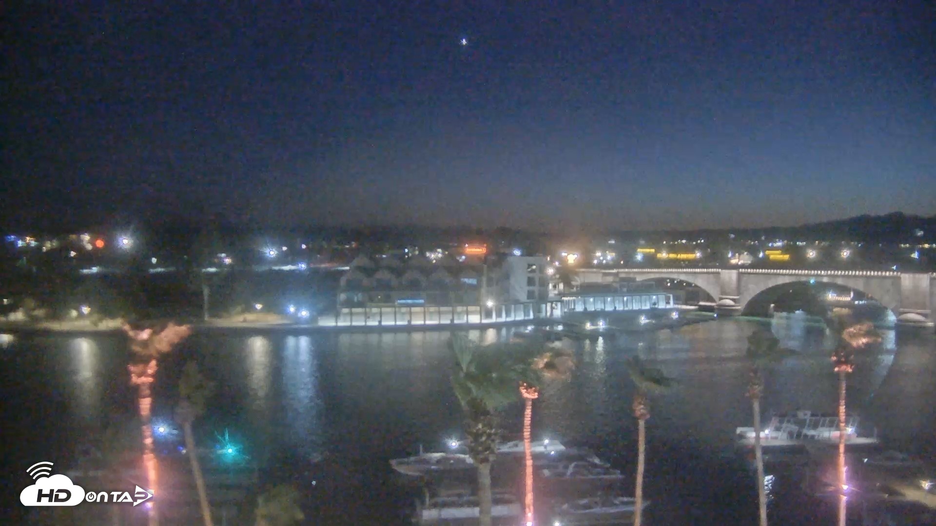 Snapshot of Lake Havasu London Bridge Live Webcam taken Aug 2, 2026, 8:33pm MST
