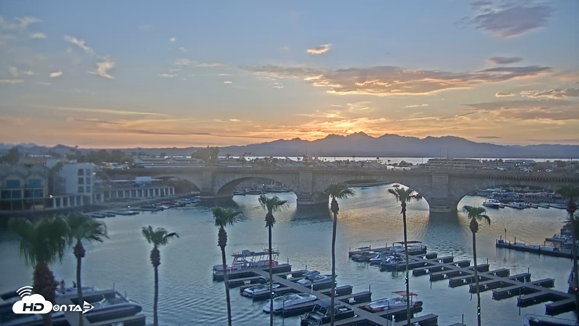 Snapshot of Lake Havasu London Bridge Live Webcam taken Jul 16, 2026, 7:43pm MST