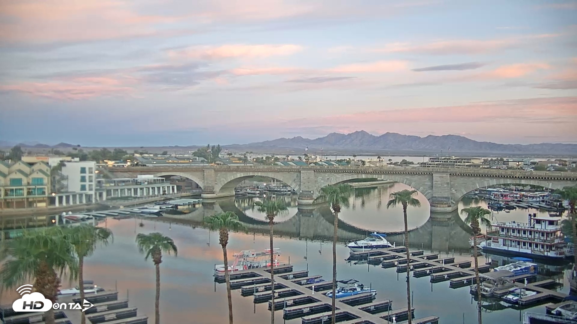 Snapshot of Lake Havasu London Bridge Live Webcam taken Sep 8, 2026, 6:13am MST