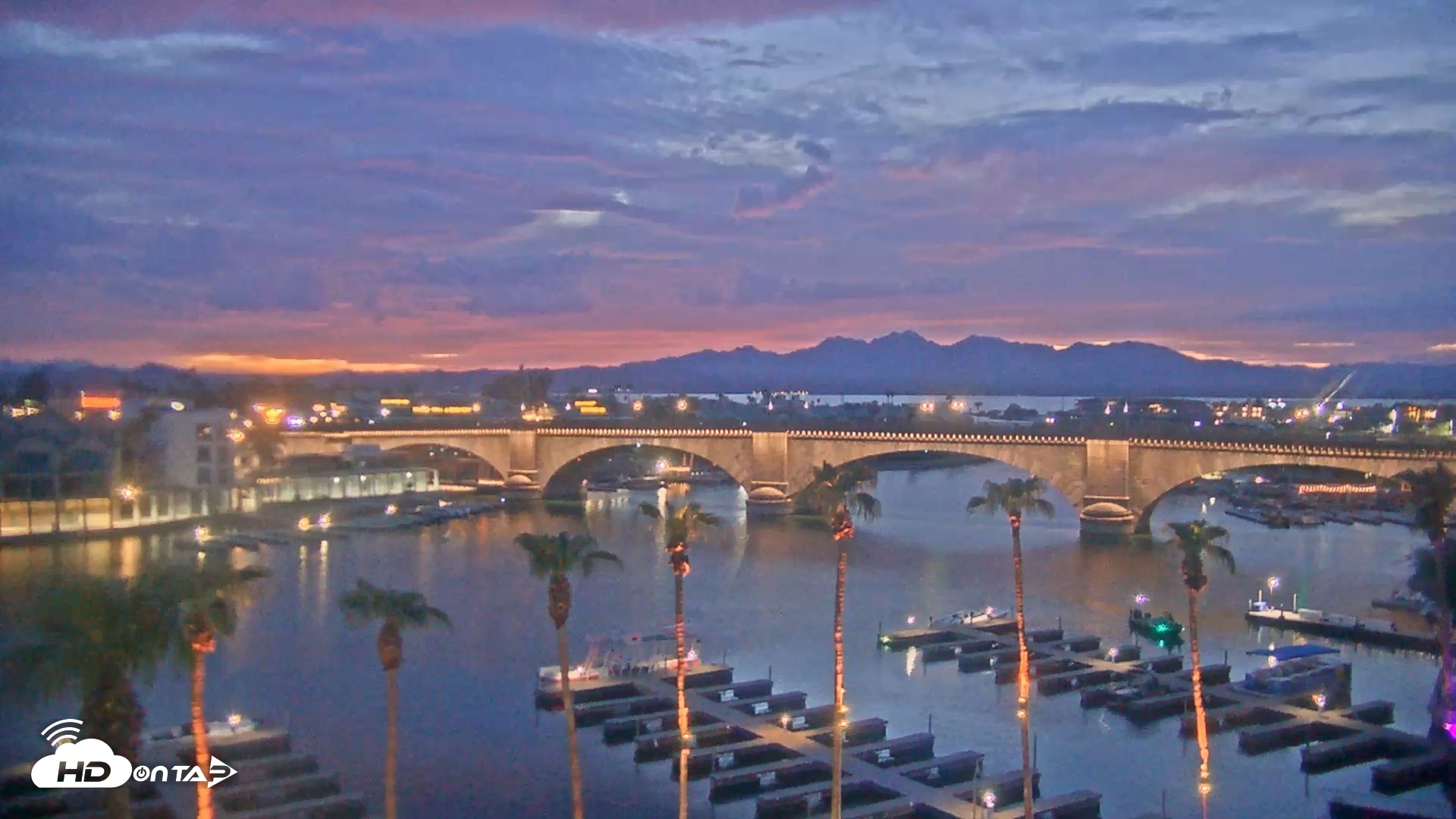 Snapshot of Lake Havasu London Bridge Live Webcam taken Aug 13, 2026, 7:52pm MST