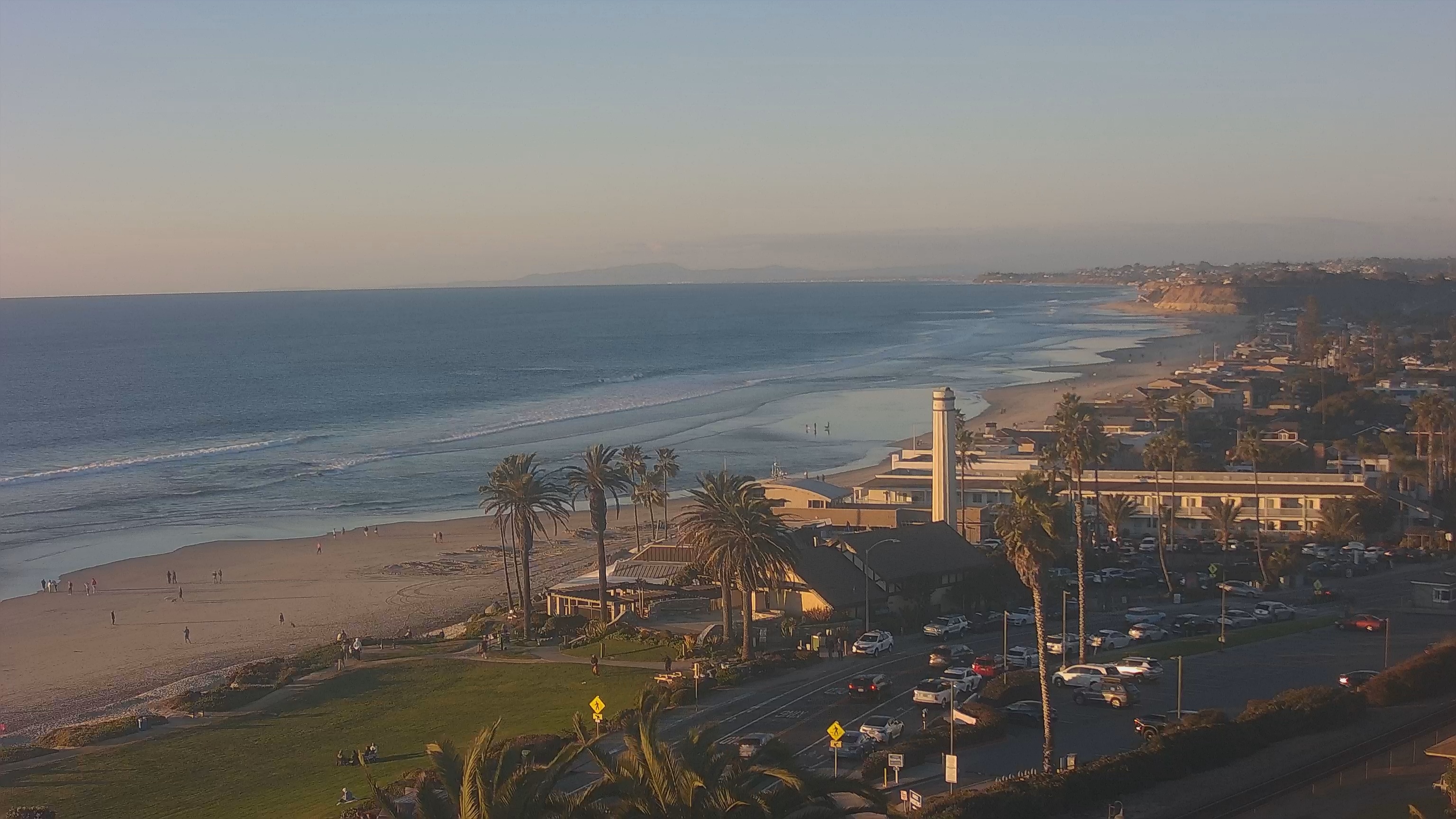 Snapshot of Del Mar Beach Overlook Live Webcam taken Jan 17, 2025, 4:44pm PST