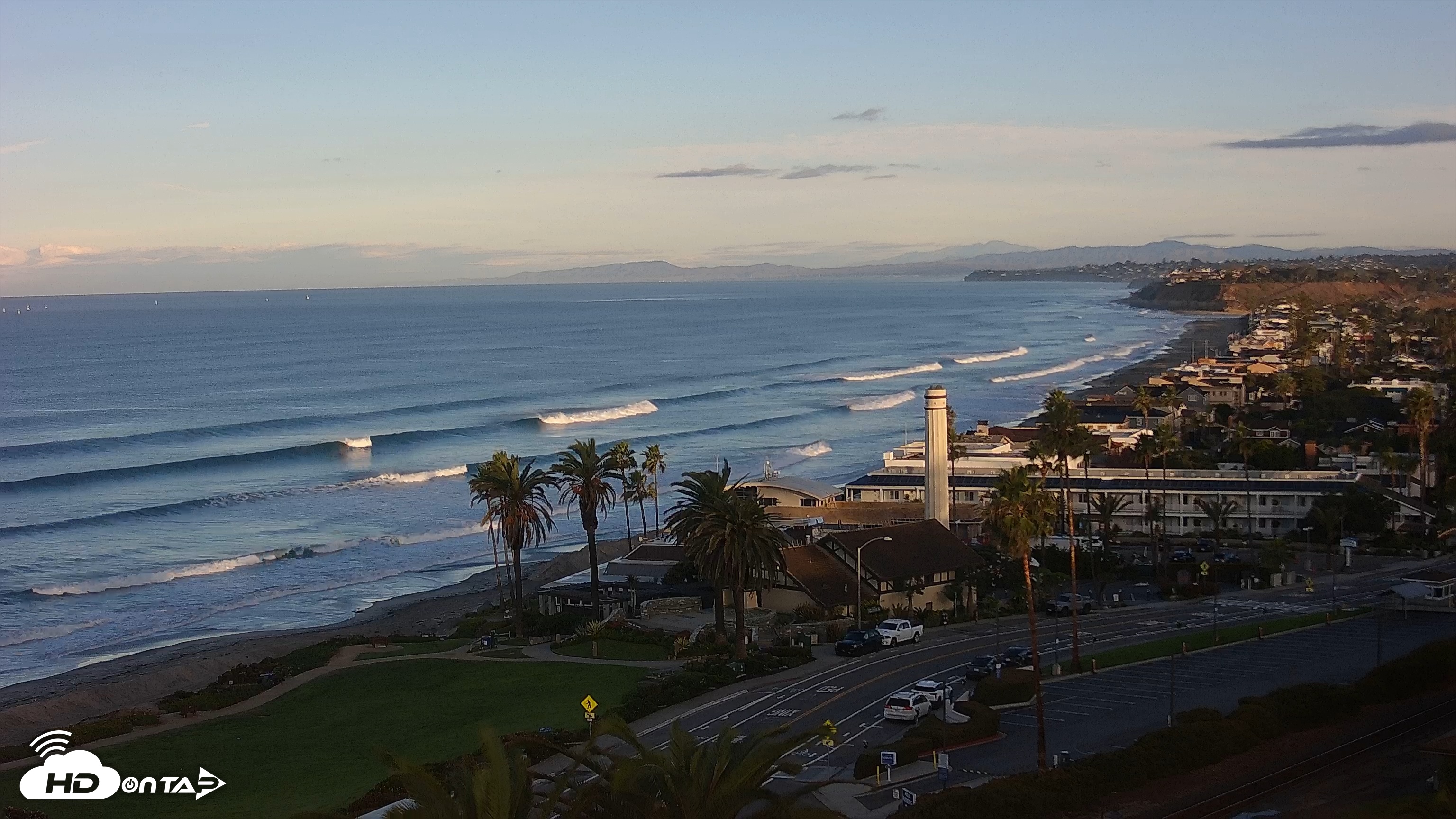Snapshot of Del Mar Beach Overlook Live Webcam taken Nov 17, 2025, 7:04am PST