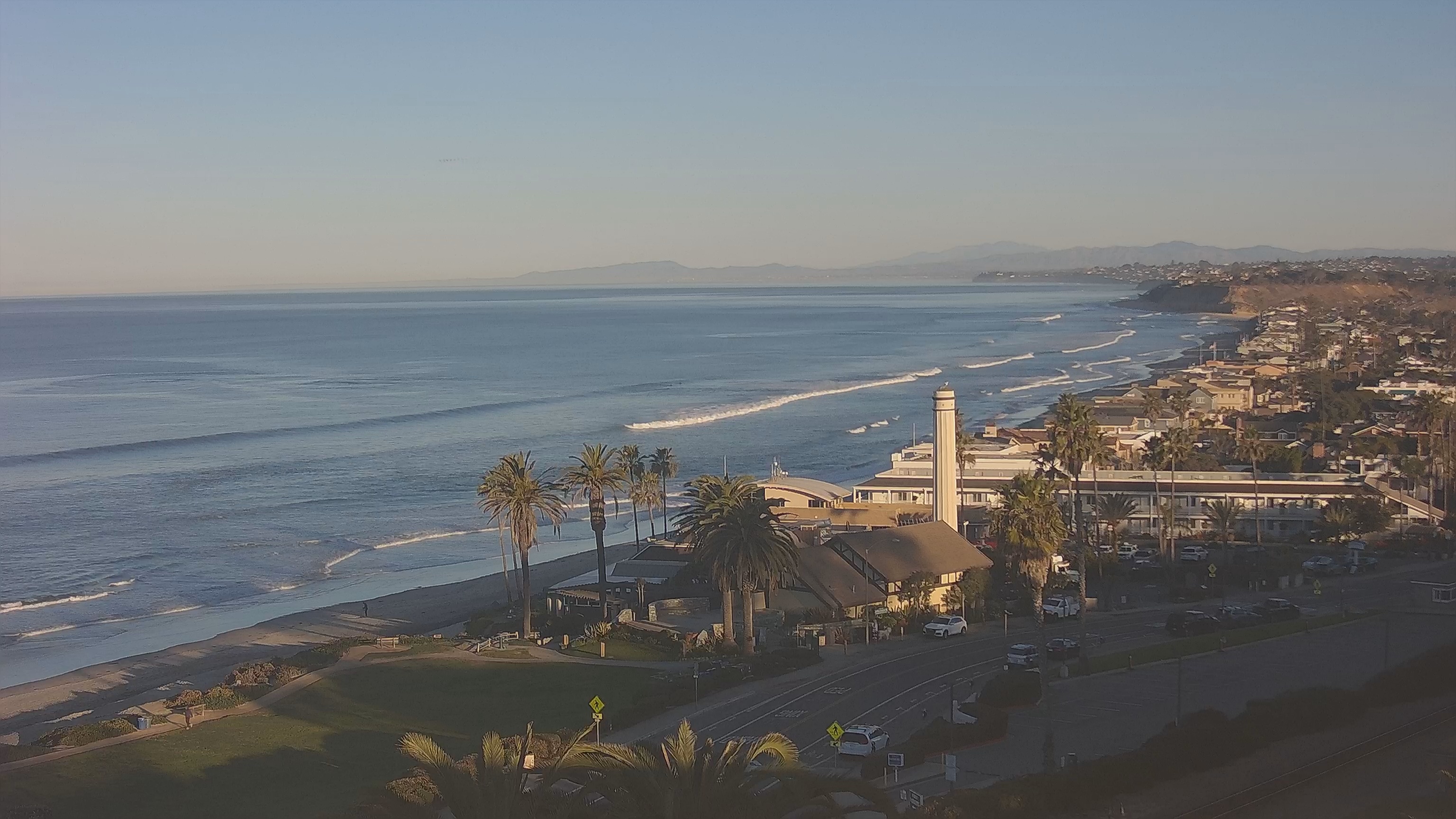 Snapshot of Del Mar Beach Overlook Live Webcam taken Jan 16, 2025, 7:46am PST