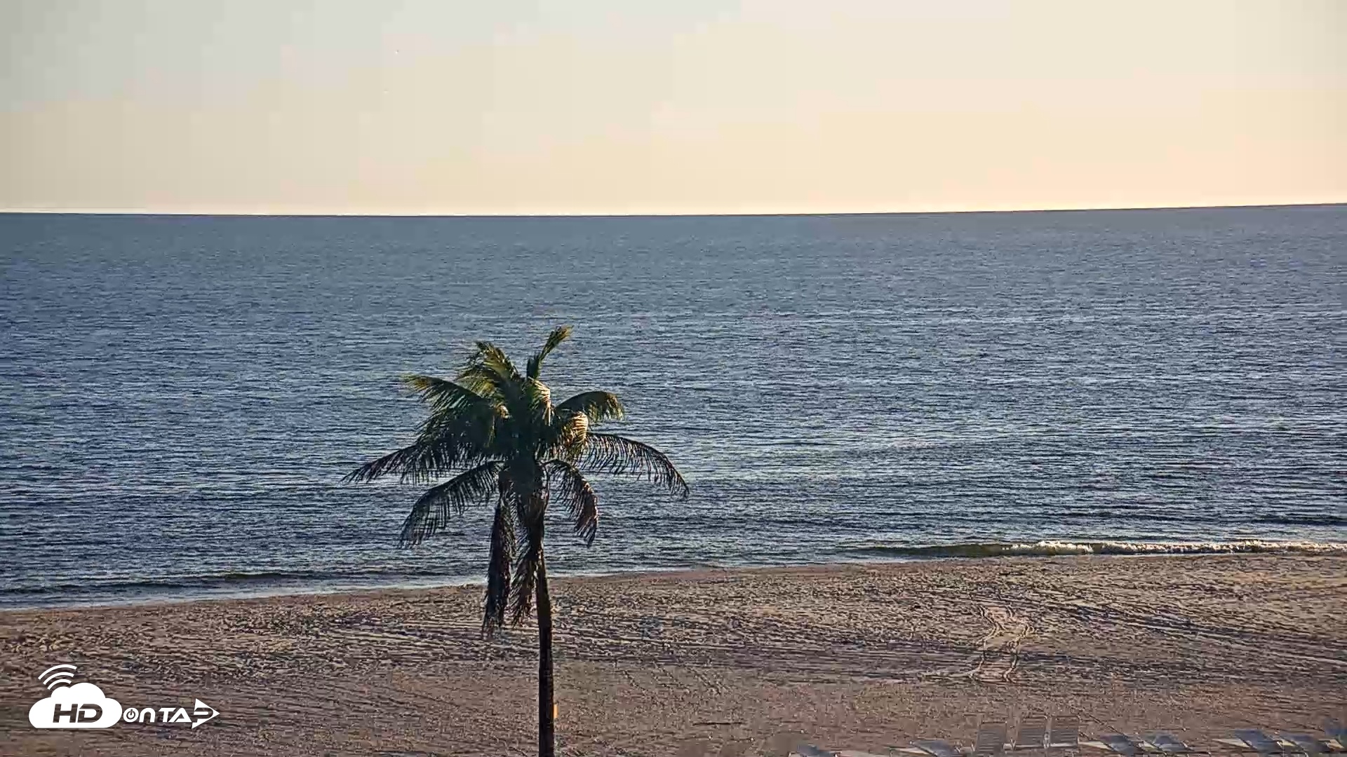 Snapshot of Sanibel Island Flordia Live Webcam taken Sep 14, 2025, 6:39pm EDT
