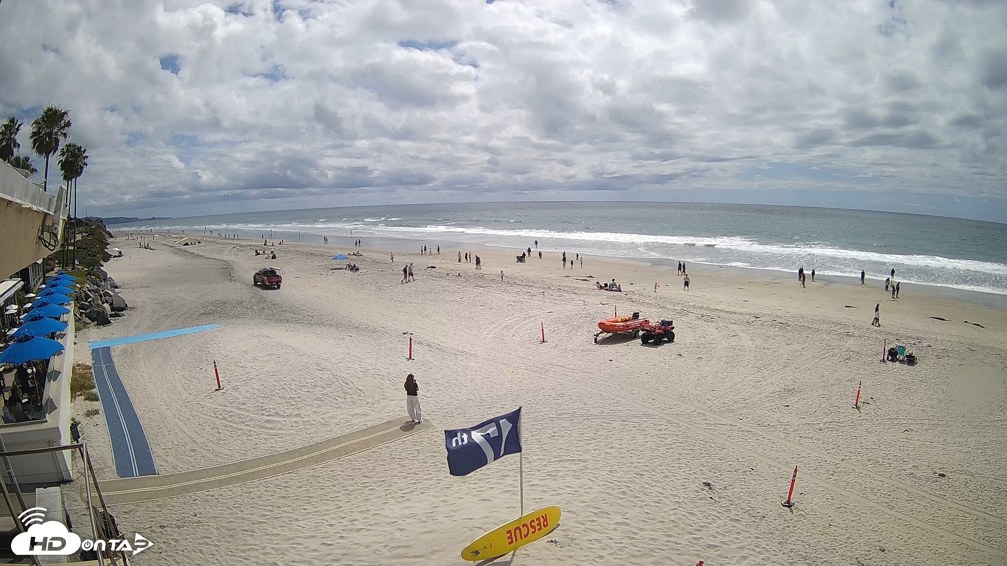 Snapshot of 17th St. Del Mar Beach - 4K SW Live Webcam taken Apr 26, 2026, 2:18pm PDT