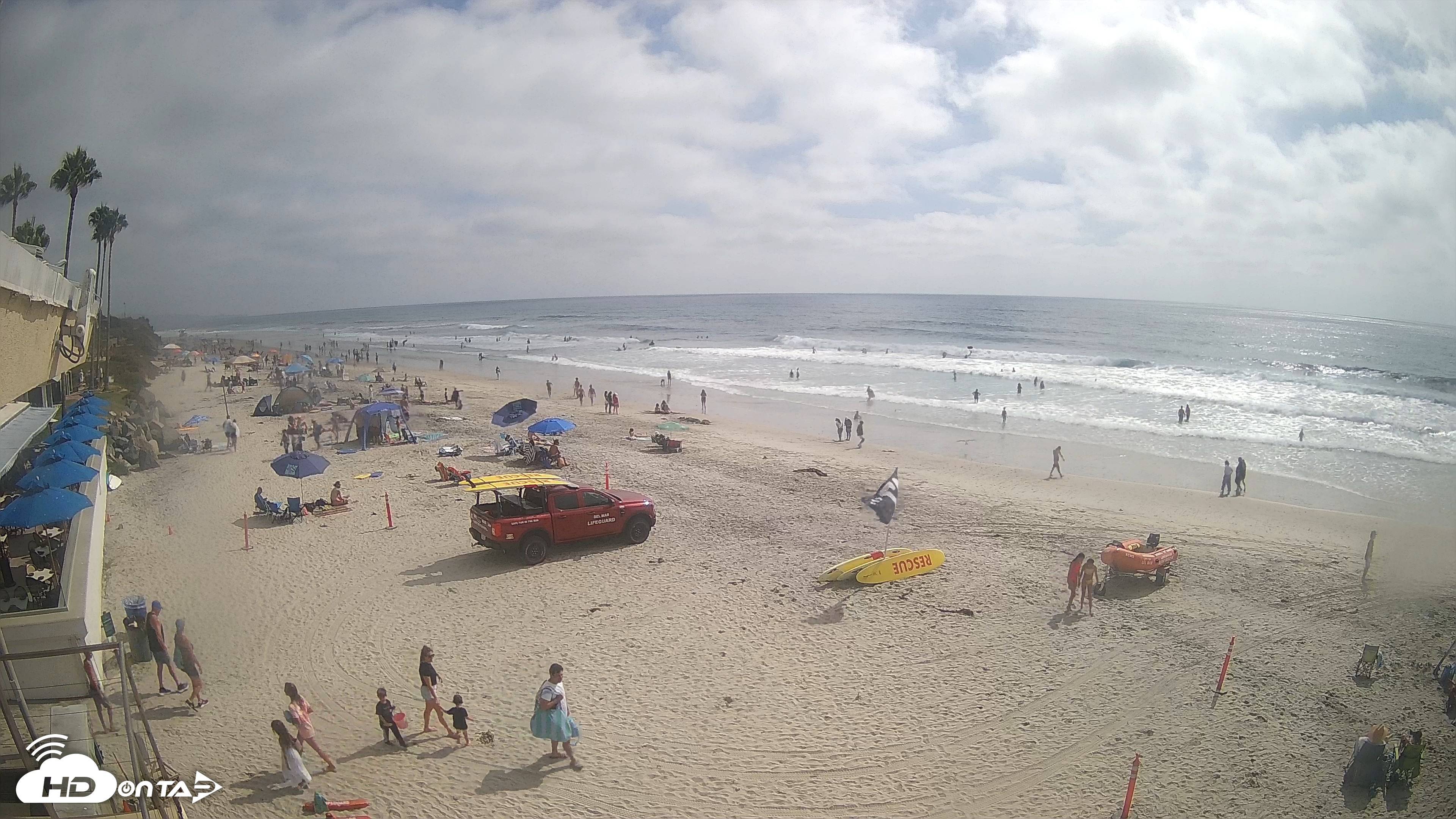 Snapshot of 17th St. Del Mar Beach - 4K SW Live Webcam taken Jul 31, 2026, 4:06pm PDT