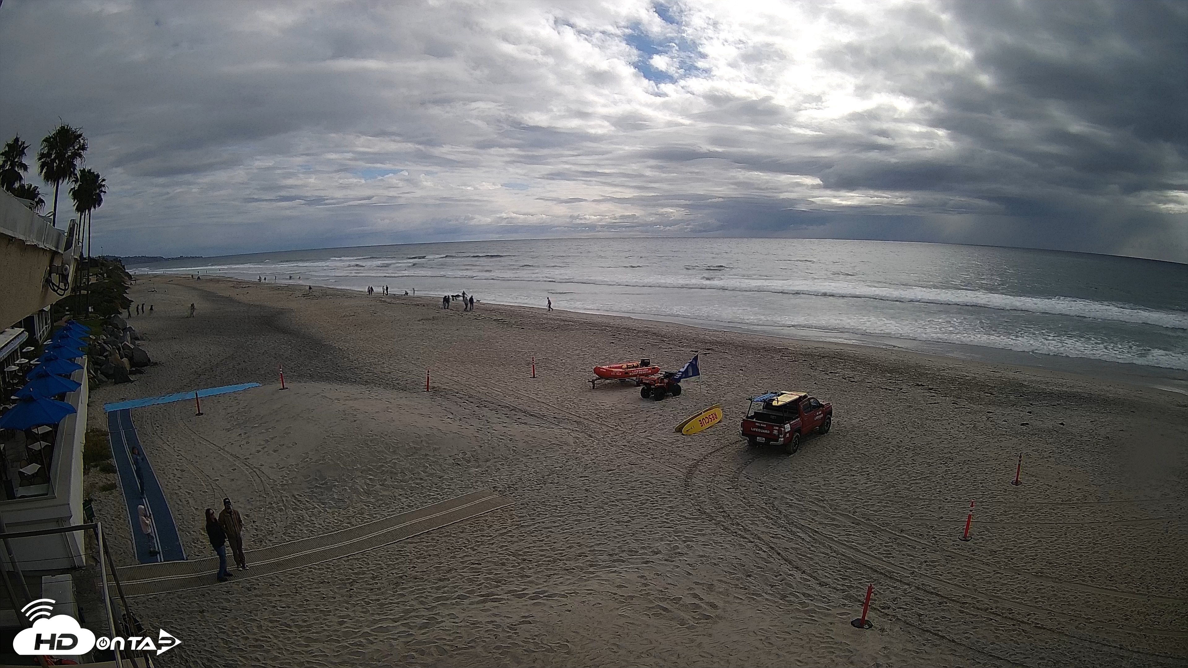 Snapshot of 17th St. Del Mar Beach - 4K SW Live Webcam taken Apr 12, 2026, 4:40pm PDT