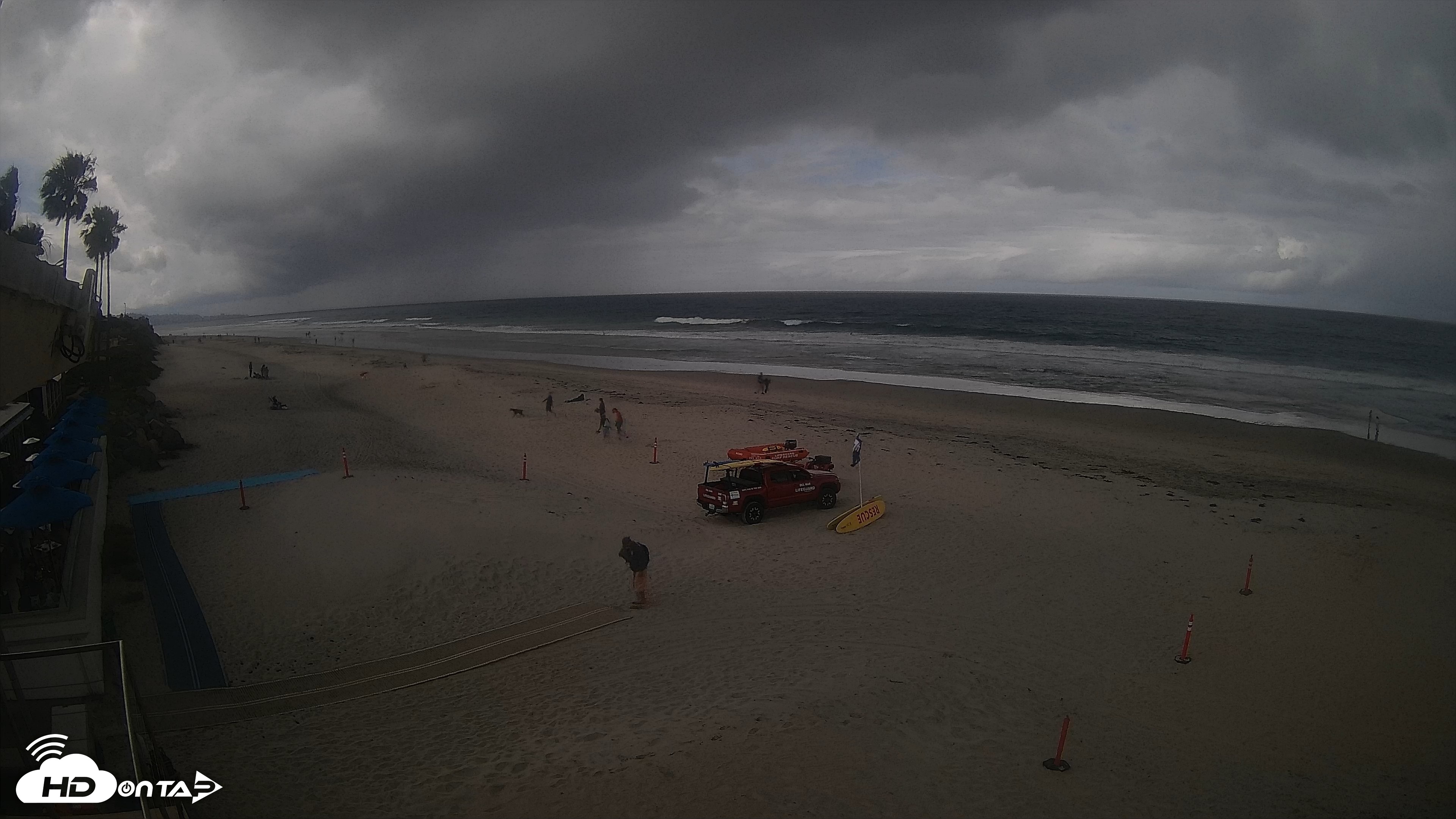 Snapshot of 17th St. Del Mar Beach - 4K SW Live Webcam taken Apr 12, 2026, 11:42am PDT