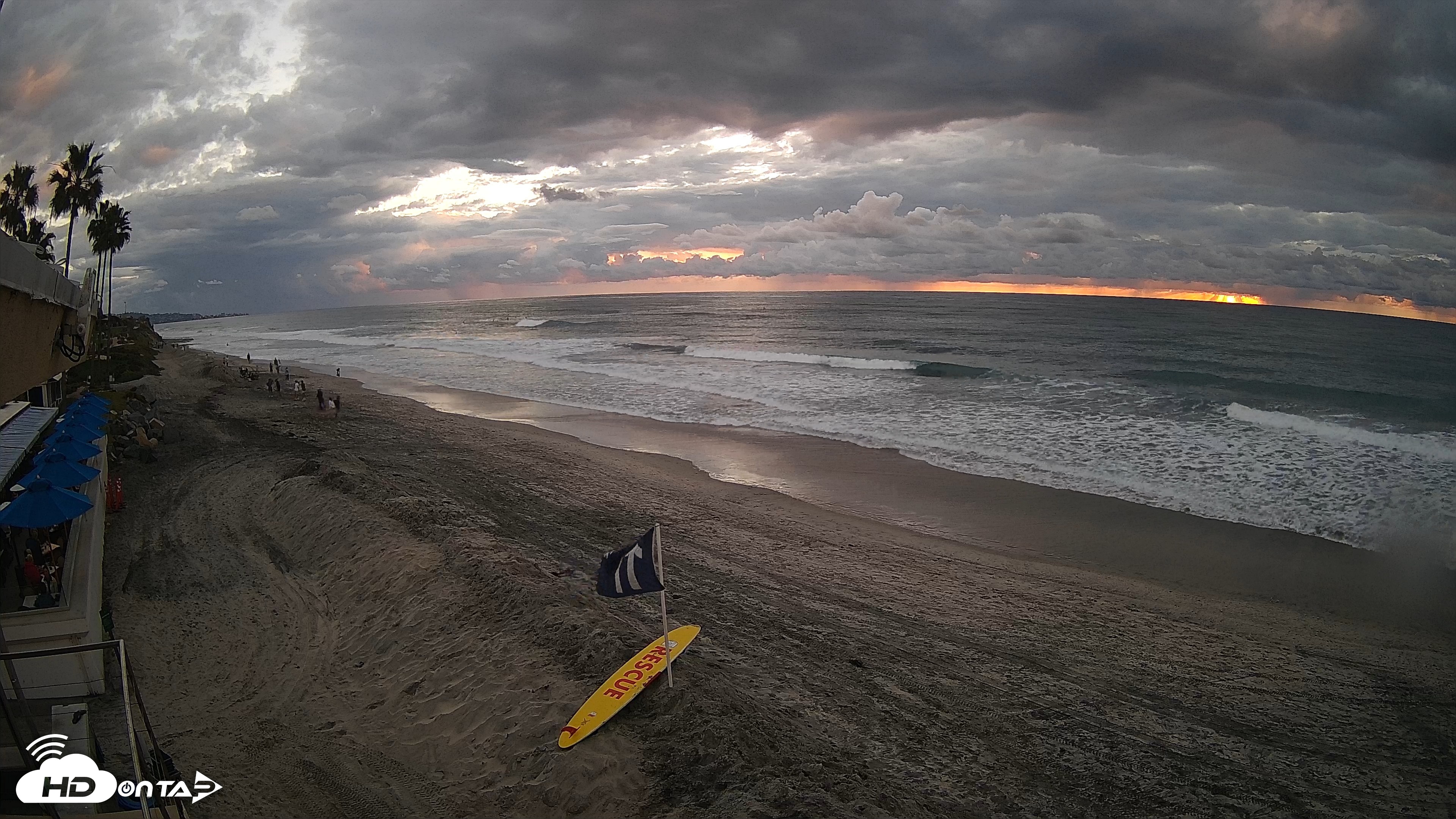 Snapshot of 17th St. Del Mar Beach - 4K SW Live Webcam taken Oct 23, 2026, 5:58pm PDT