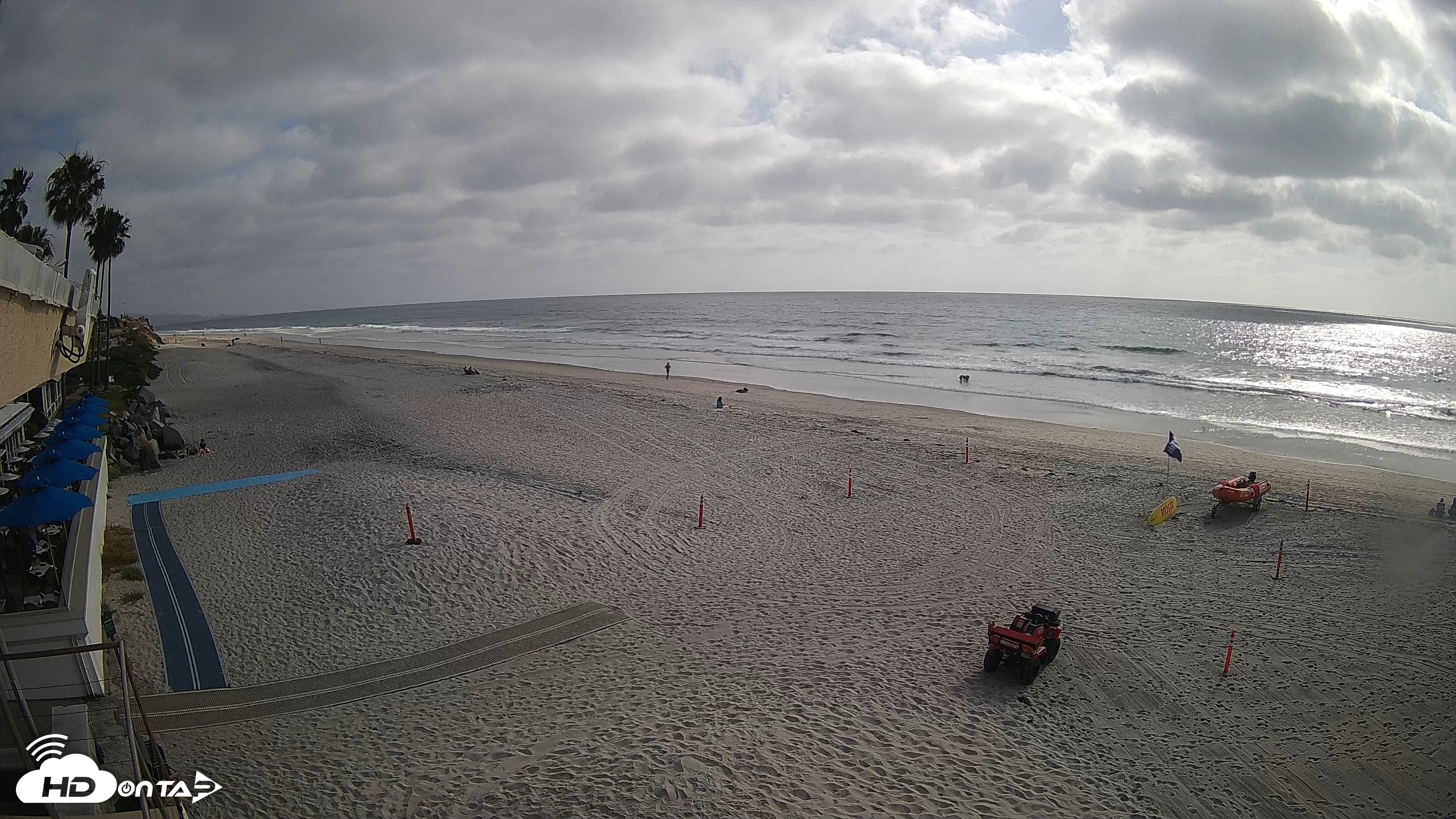 Snapshot of 17th St. Del Mar Beach - 4K SW Live Webcam taken Apr 30, 2026, 4:40pm PDT
