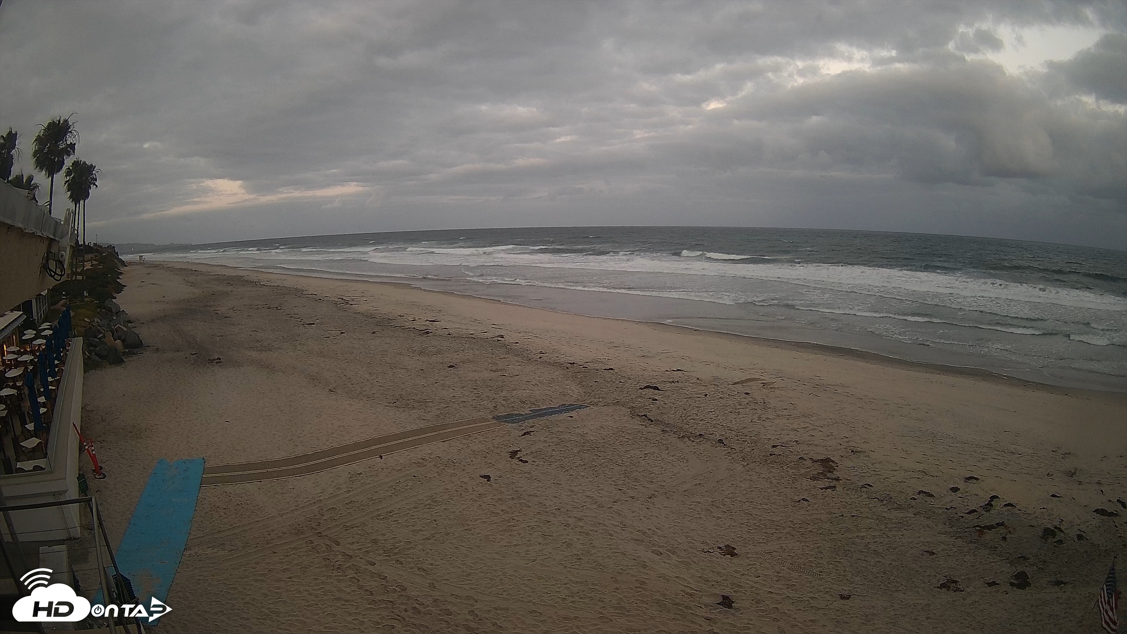 Snapshot of 17th St. Del Mar Beach - 4K SW Live Webcam taken May 27, 2026, 5:40am PDT