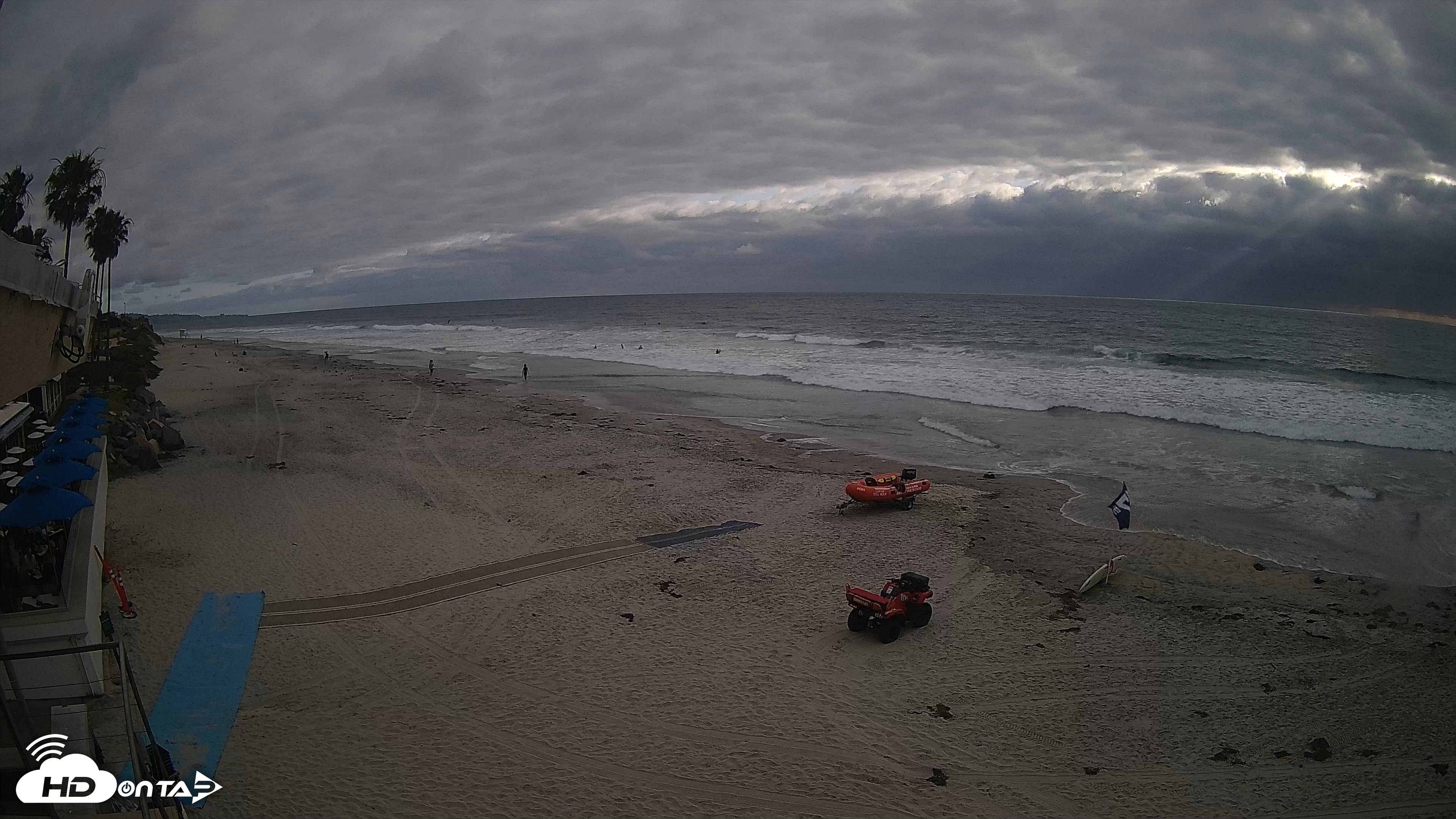 Snapshot of 17th St. Del Mar Beach - 4K SW Live Webcam taken May 26, 2026, 6:11pm PDT