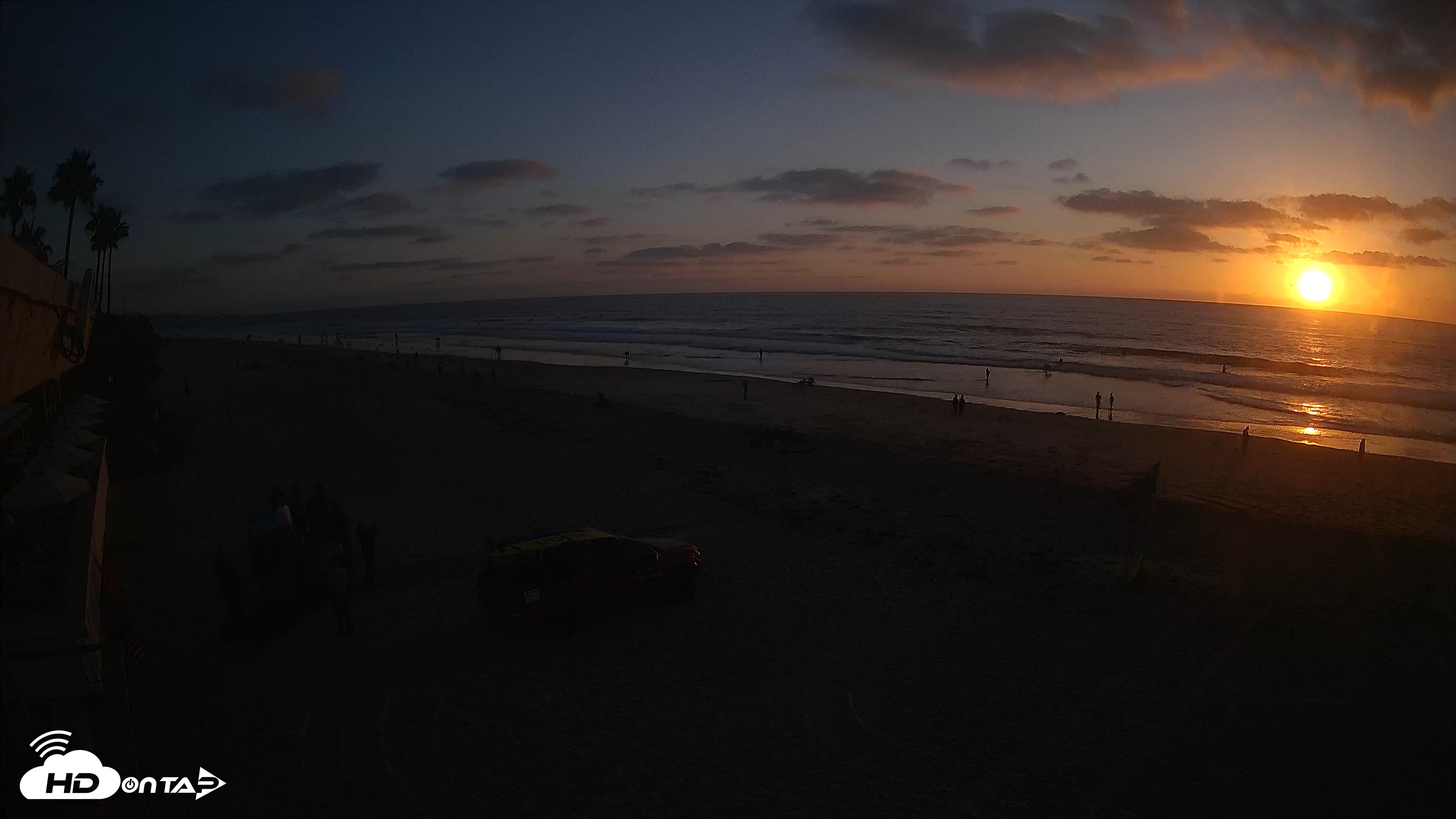 Snapshot of 17th St. Del Mar Beach - 4K SW Live Webcam taken Oct 7, 2025, 6:16pm PDT