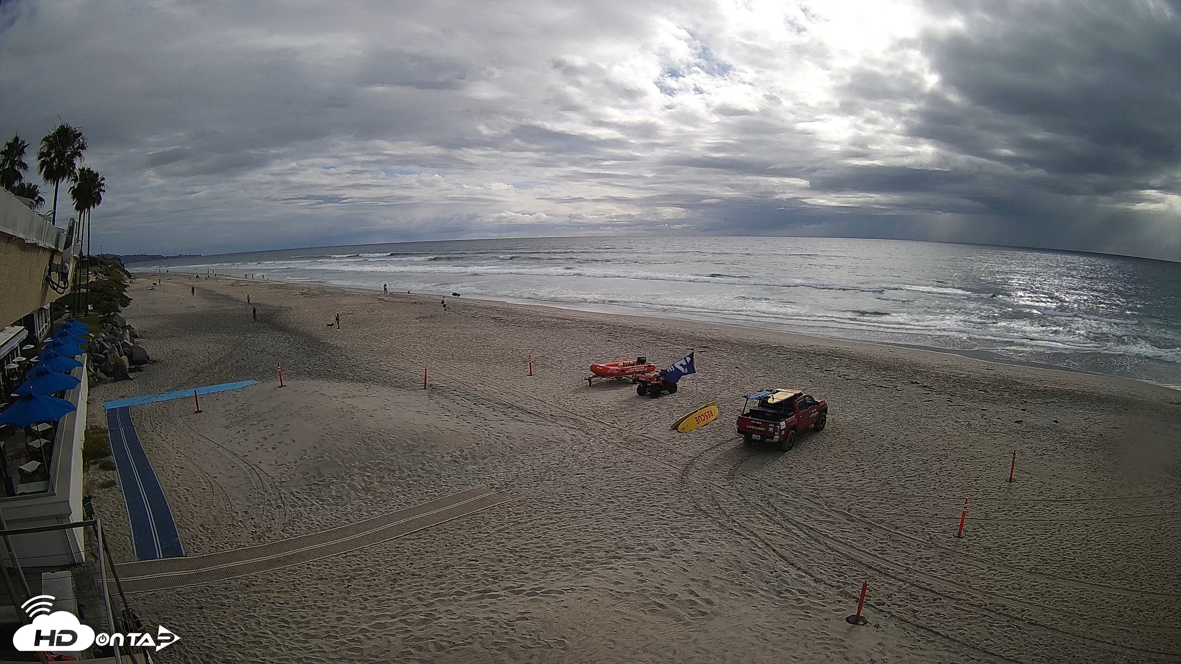 Snapshot of 17th St. Del Mar Beach - 4K SW Live Webcam taken Apr 12, 2026, 4:39pm PDT