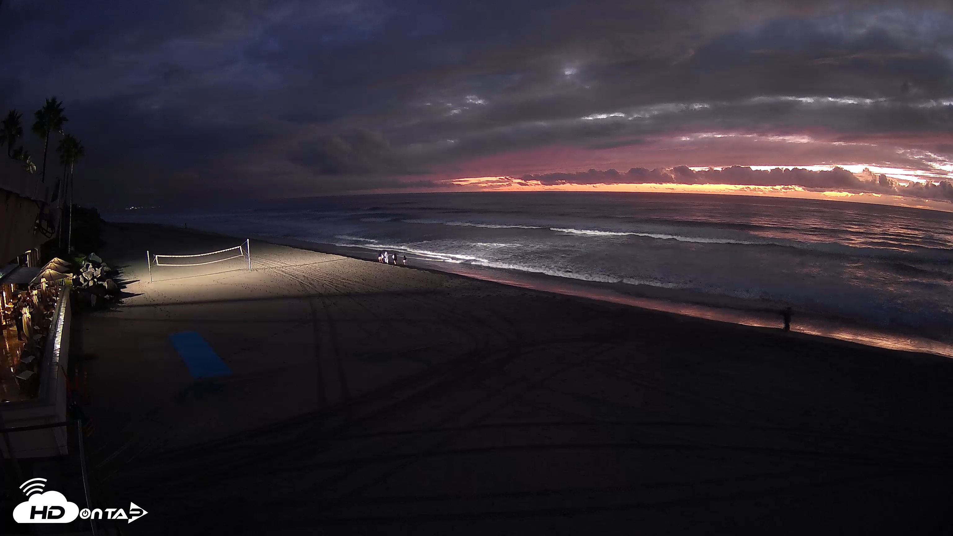 Snapshot of 17th St. Del Mar Beach - 4K SW Live Webcam taken Oct 14, 2025, 6:44pm PDT