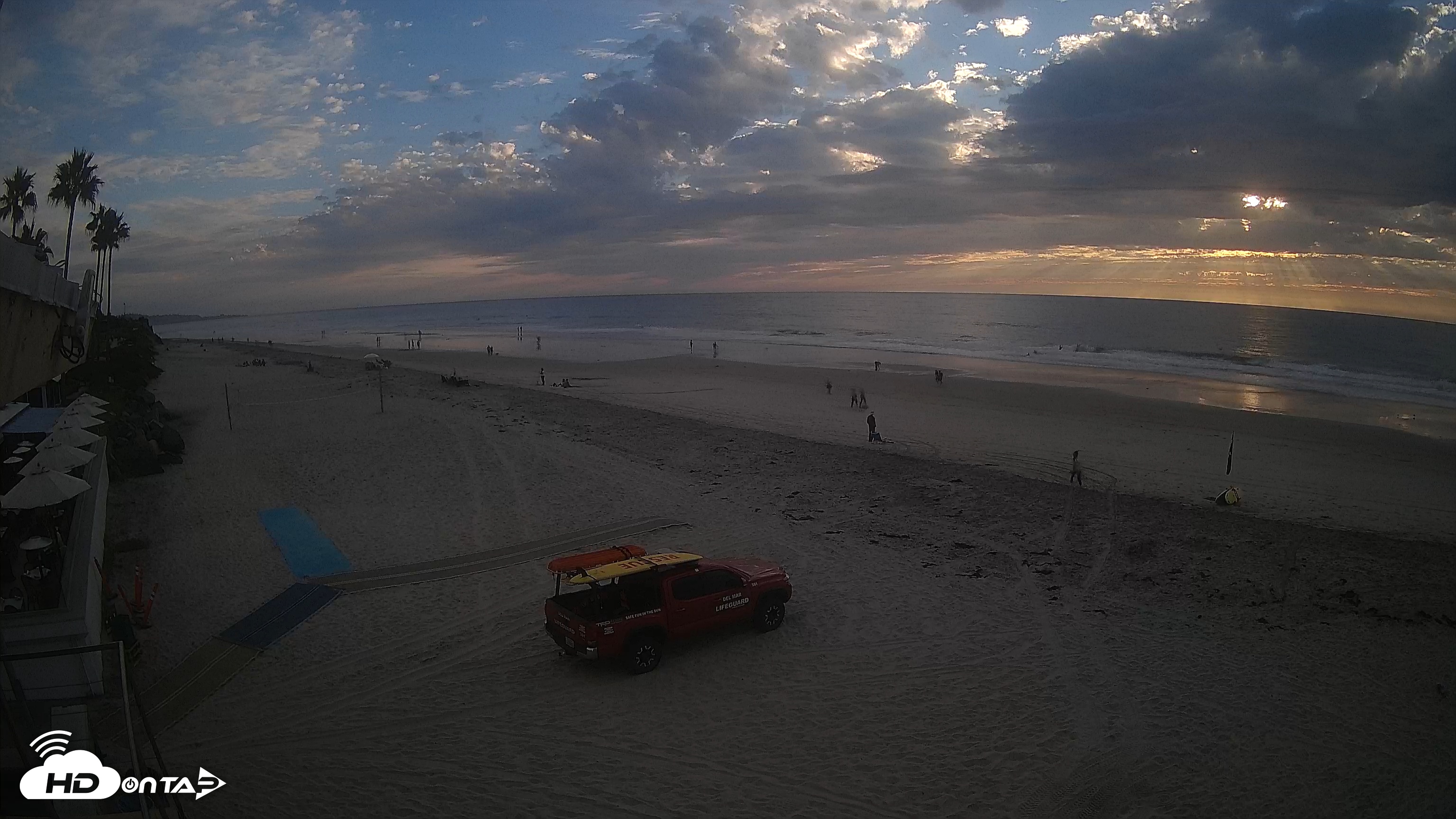 Snapshot of 17th St. Del Mar Beach - 4K SW Live Webcam taken Oct 9, 2025, 5:39pm PDT