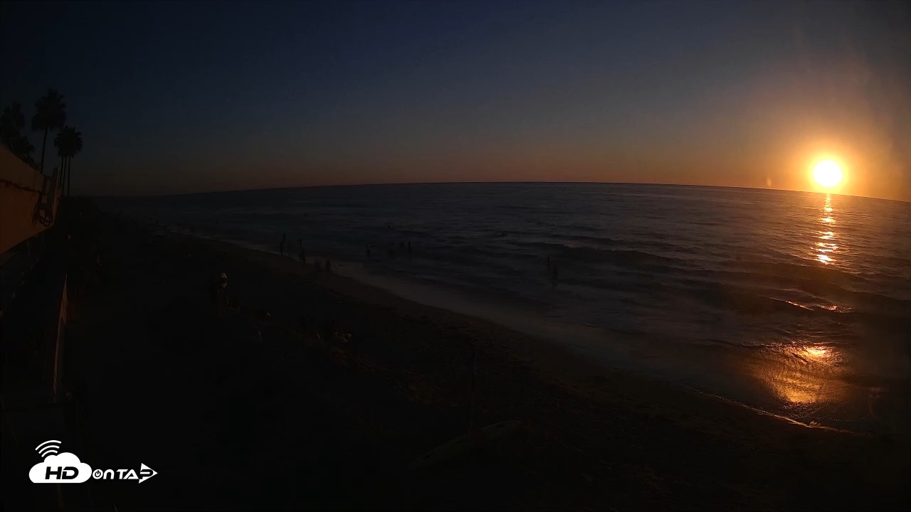 Snapshot of 17th St. Del Mar Beach - 4K SW Live Webcam taken Oct 5, 2026, 6:17pm PDT