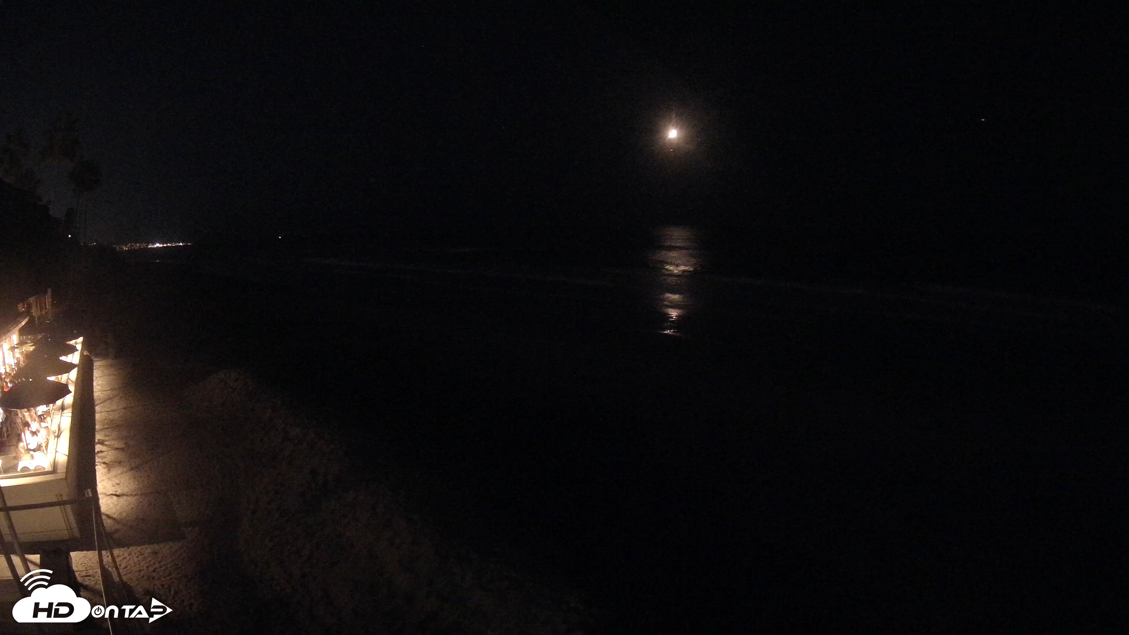 Snapshot of 17th St. Del Mar Beach - 4K SW Live Webcam taken Oct 14, 2026, 7:47pm PDT