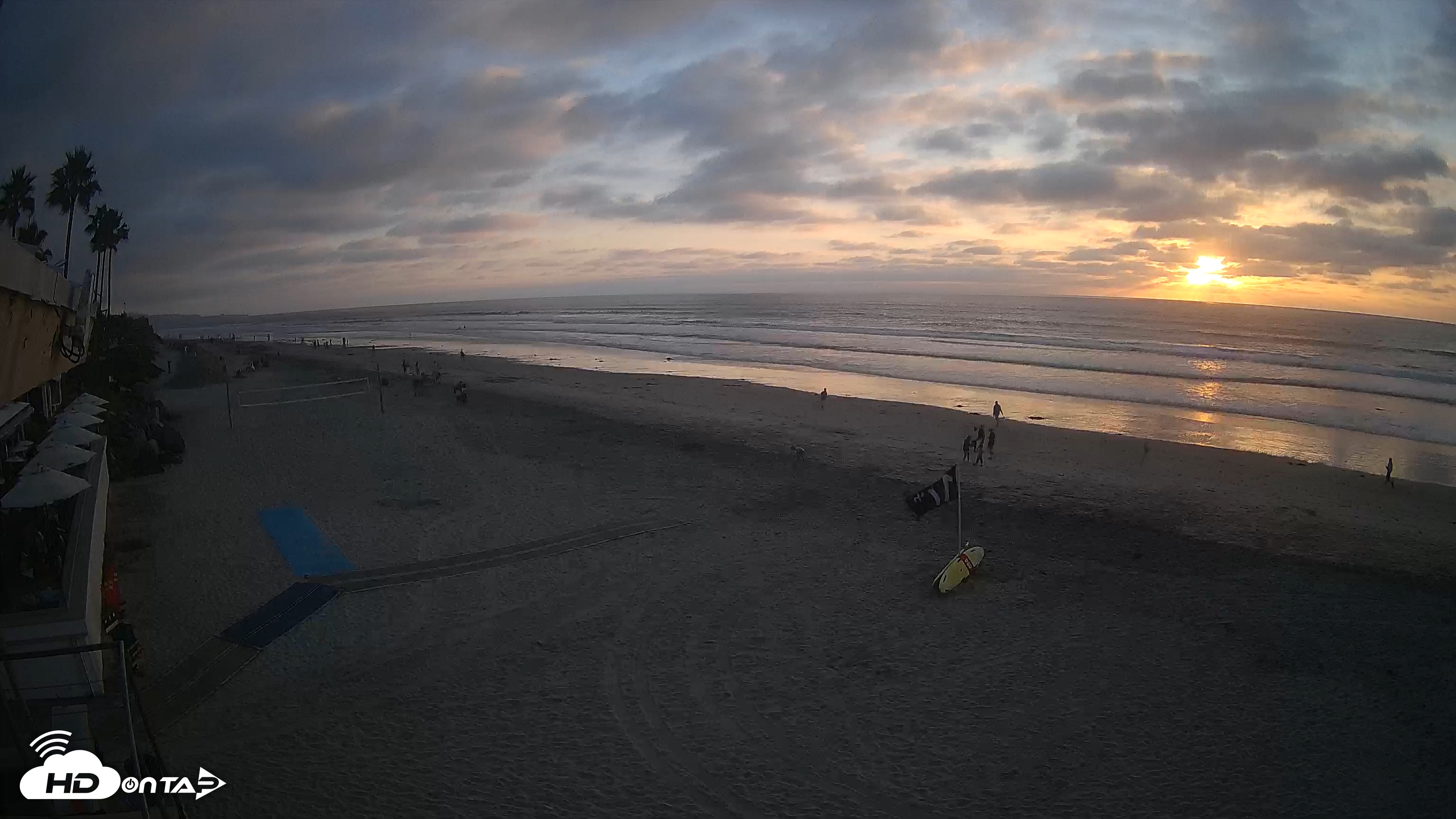 Snapshot of 17th St. Del Mar Beach - 4K SW Live Webcam taken Oct 25, 2025, 5:52pm PDT
