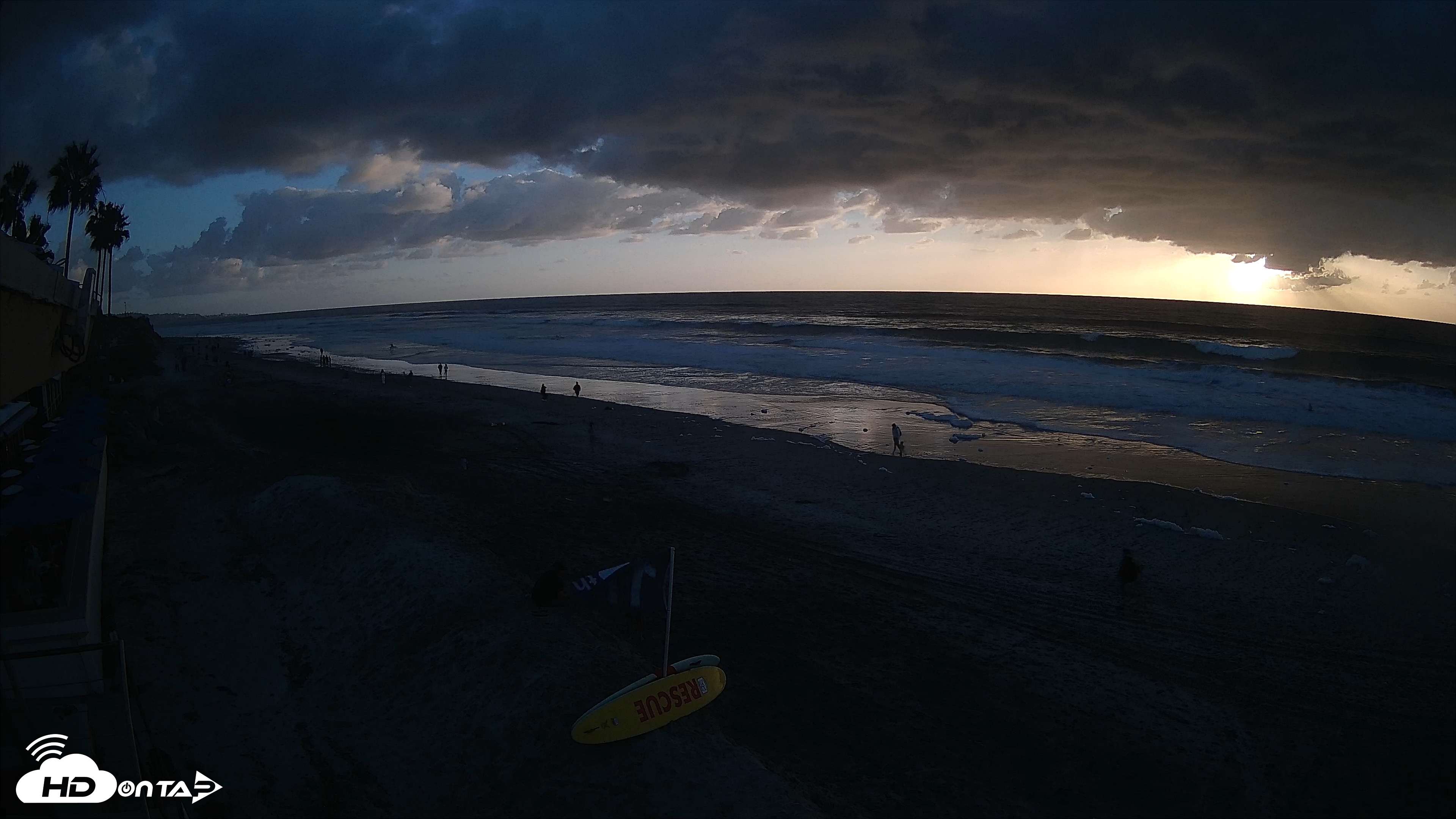 Snapshot of 17th St. Del Mar Beach - 4K SW Live Webcam taken Oct 12, 2026, 5:57pm PDT