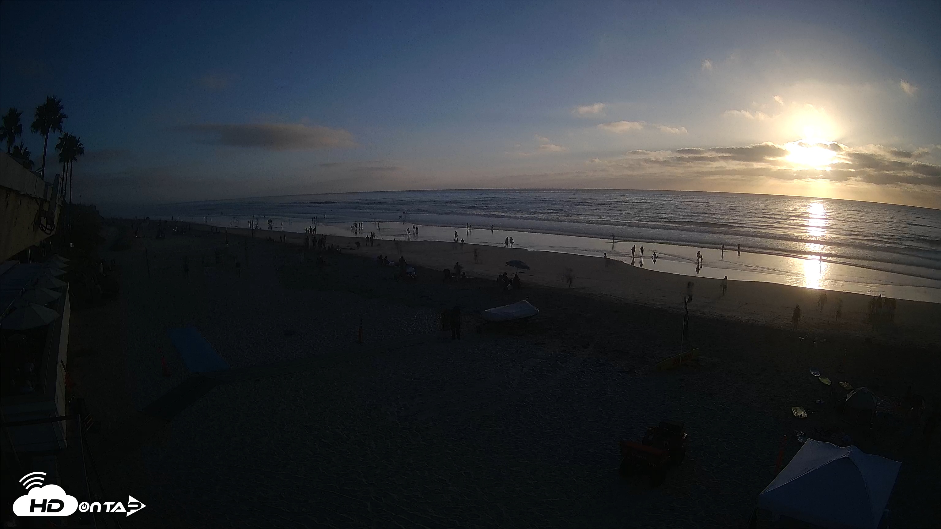 Snapshot of 17th St. Del Mar Beach - 4K SW Live Webcam taken Oct 11, 2025, 5:54pm PDT