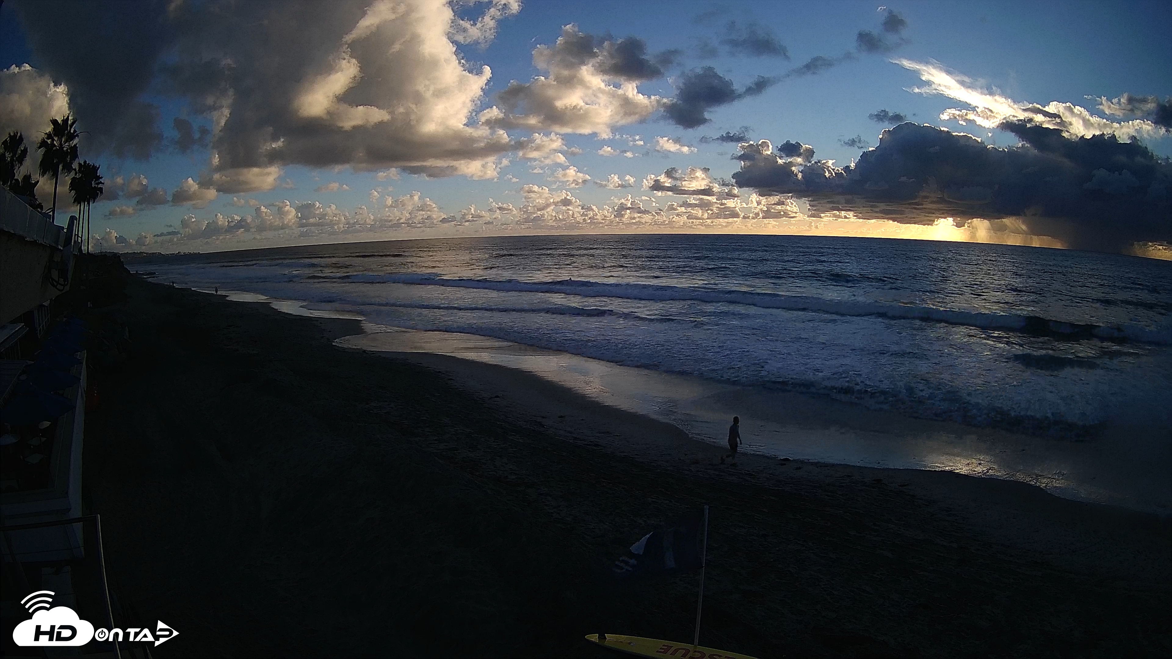 Snapshot of 17th St. Del Mar Beach - 4K SW Live Webcam taken Oct 22, 2026, 5:37pm PDT