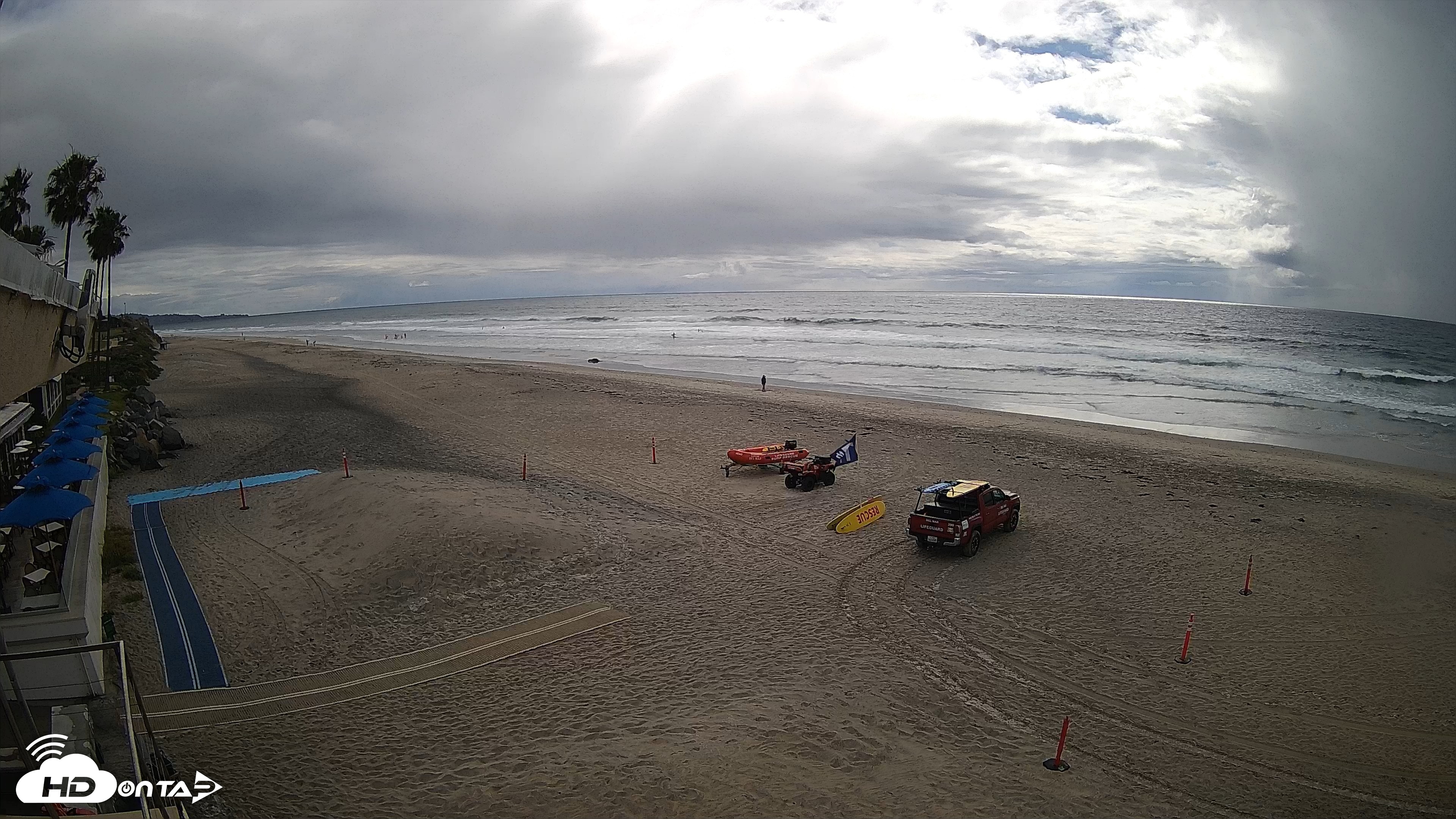 Snapshot of 17th St. Del Mar Beach - 4K SW Live Webcam taken Apr 12, 2026, 3:47pm PDT