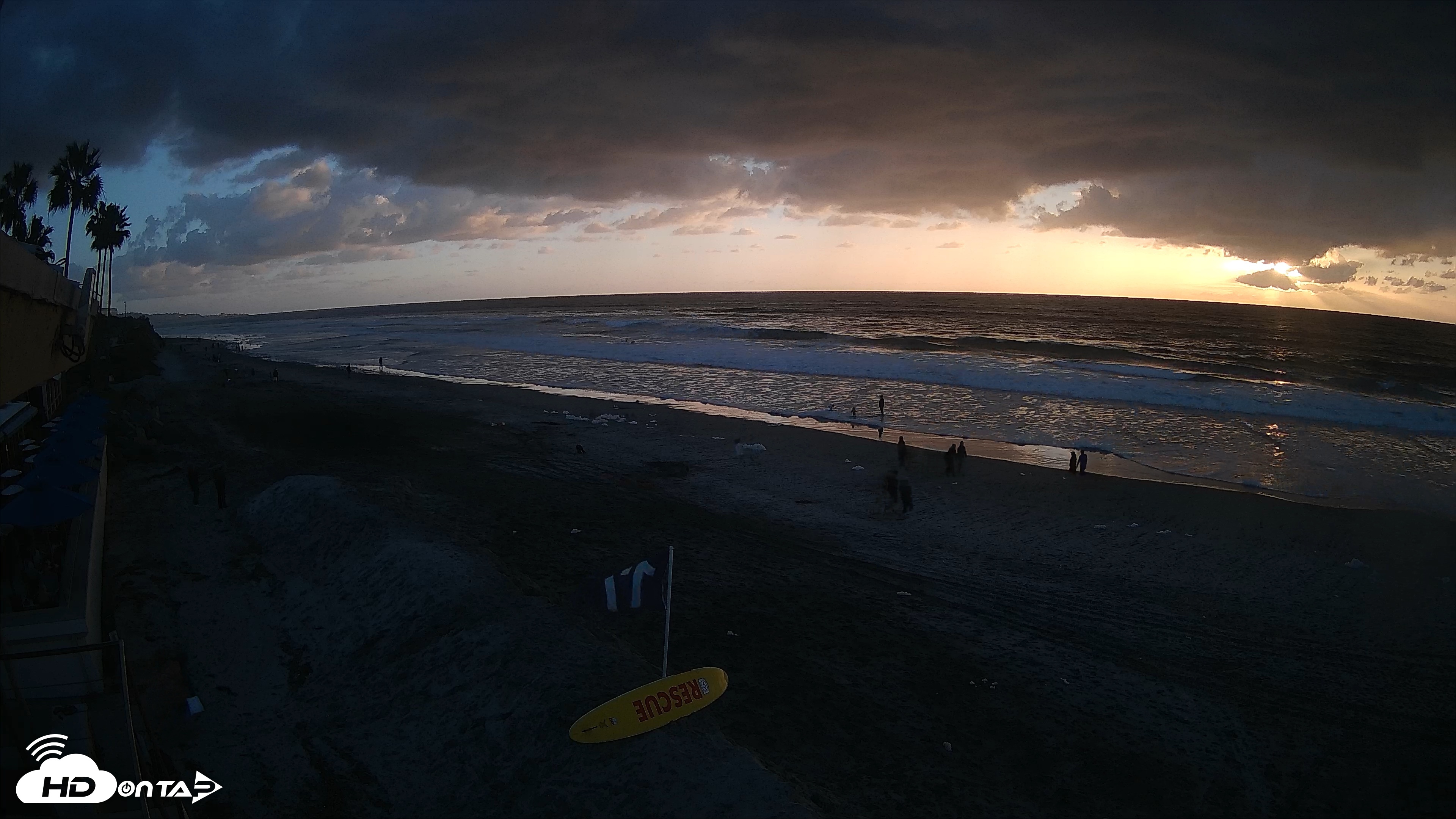 Snapshot of 17th St. Del Mar Beach - 4K SW Live Webcam taken Oct 12, 2026, 6:06pm PDT