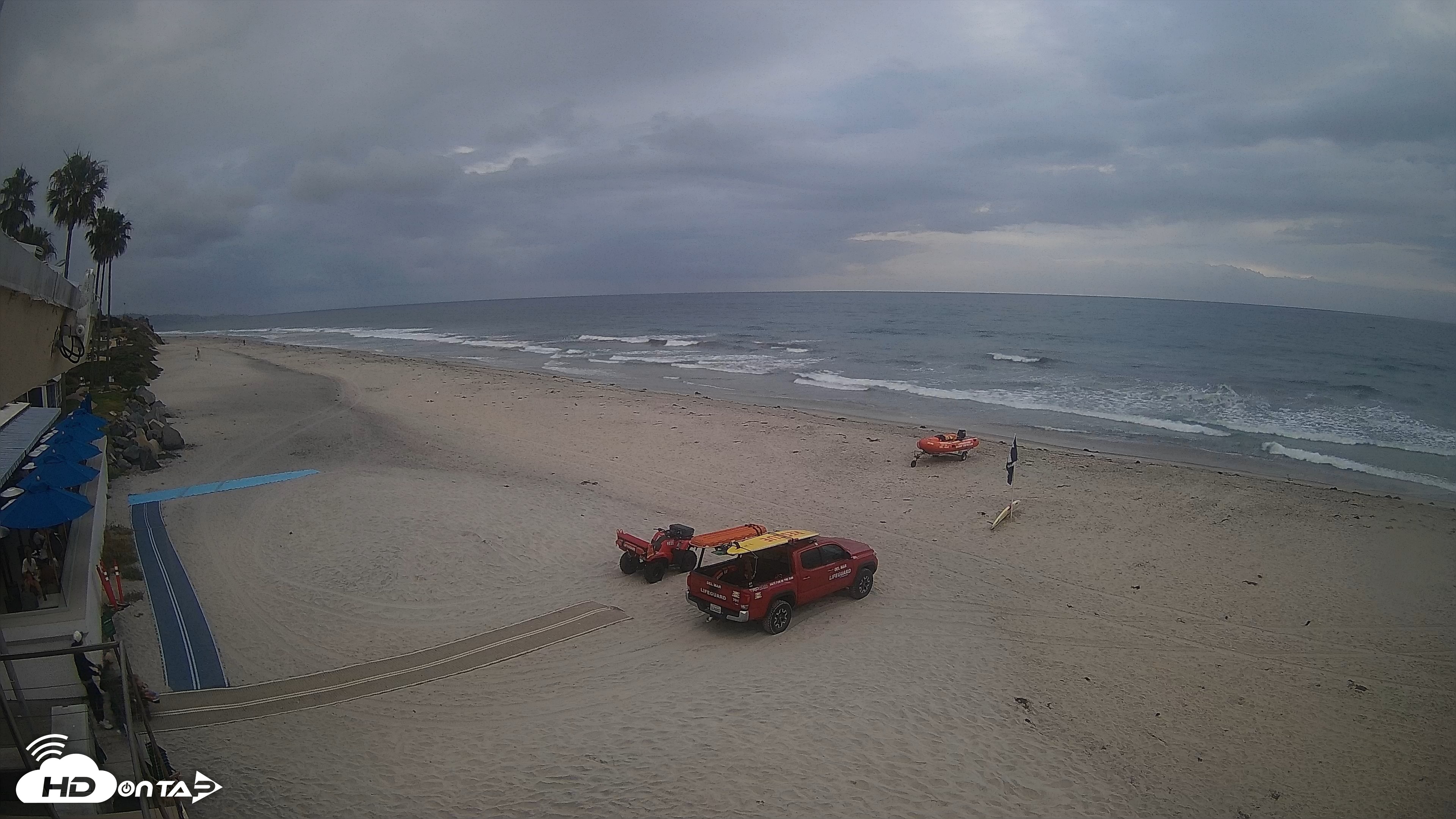 Snapshot of 17th St. Del Mar Beach - 4K SW Live Webcam taken Apr 25, 2026, 6:32pm PDT