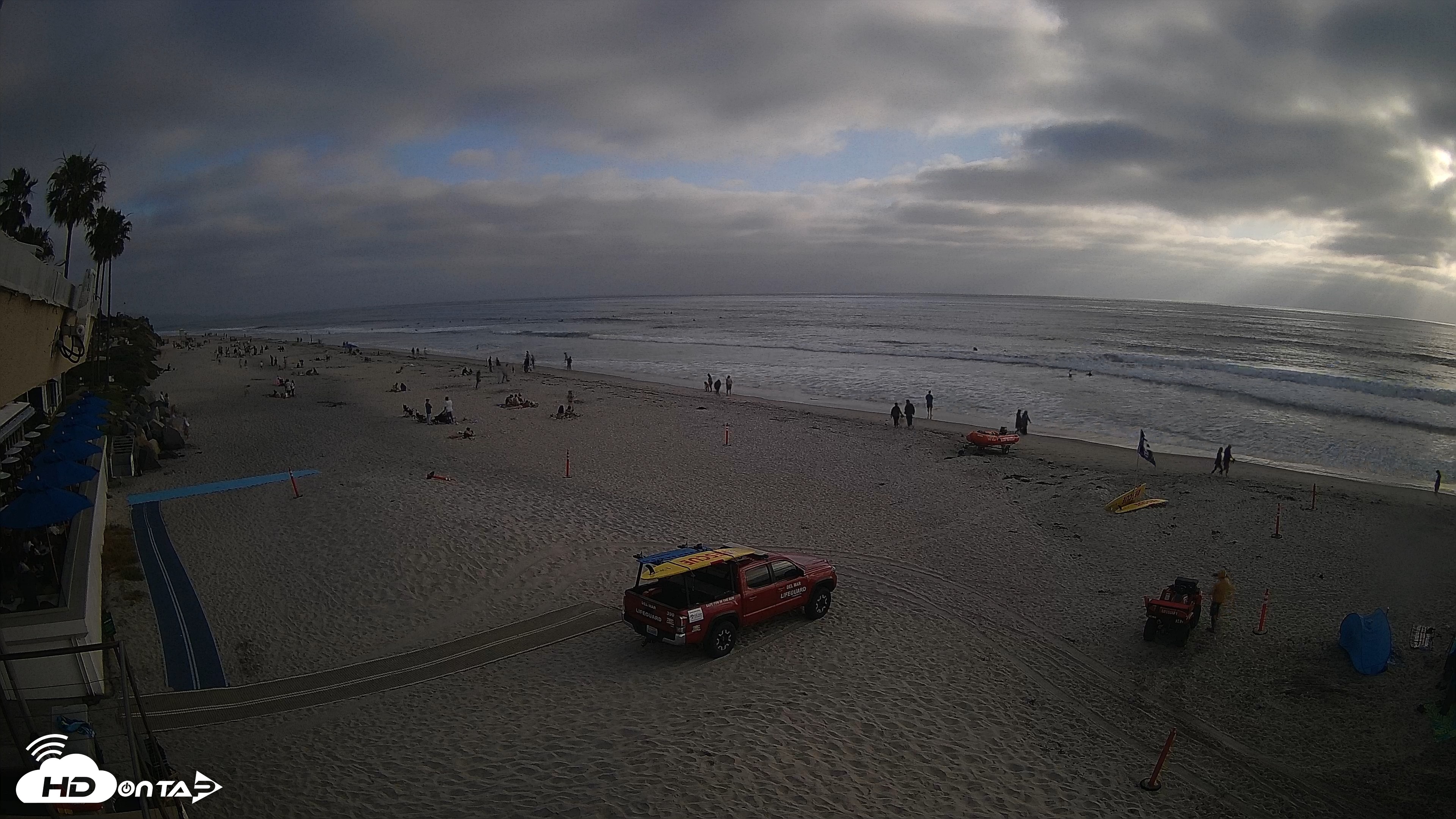 Snapshot of 17th St. Del Mar Beach - 4K SW Live Webcam taken May 9, 2026, 6:22pm PDT