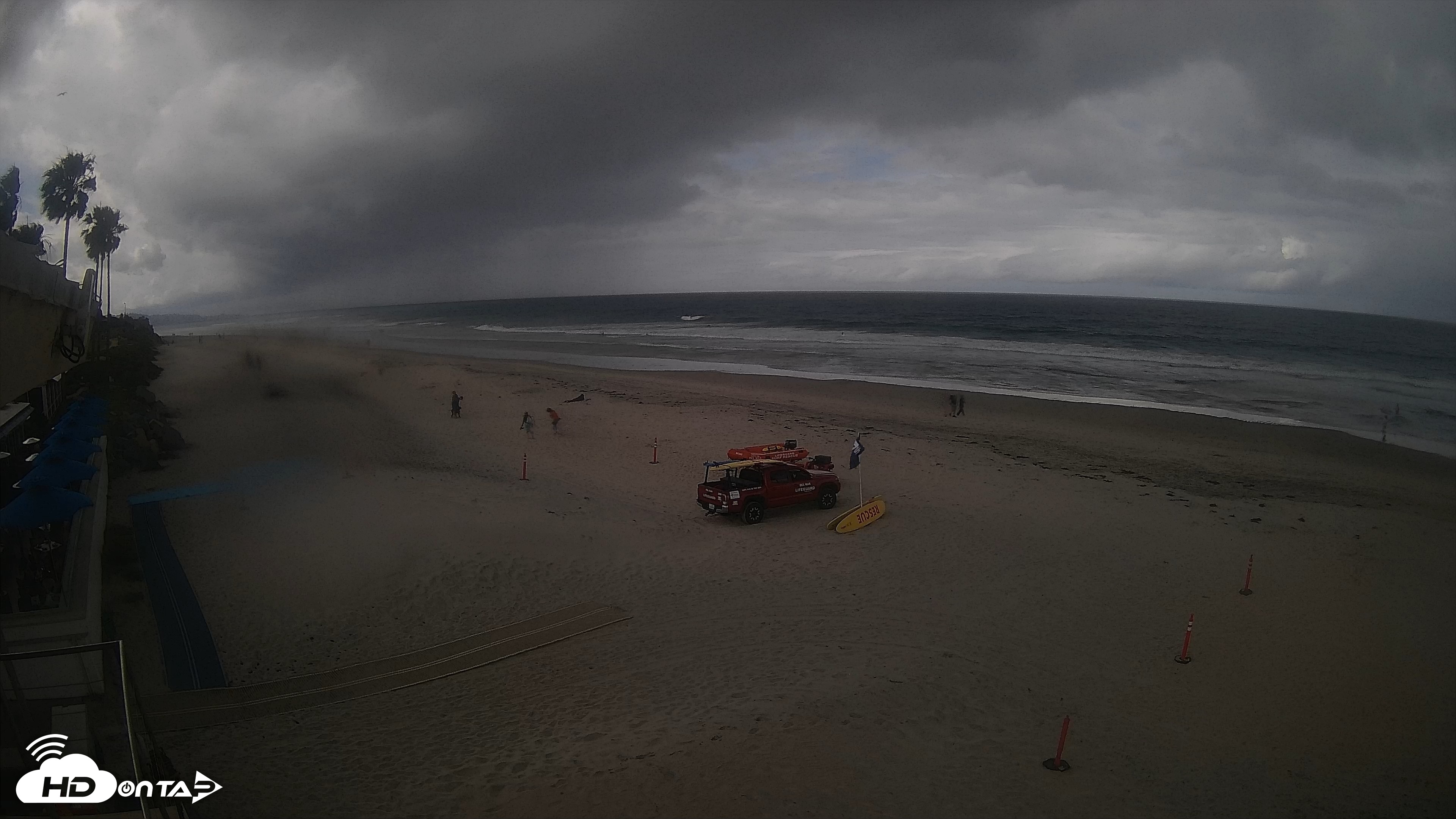 Snapshot of 17th St. Del Mar Beach - 4K SW Live Webcam taken Apr 12, 2026, 11:42am PDT