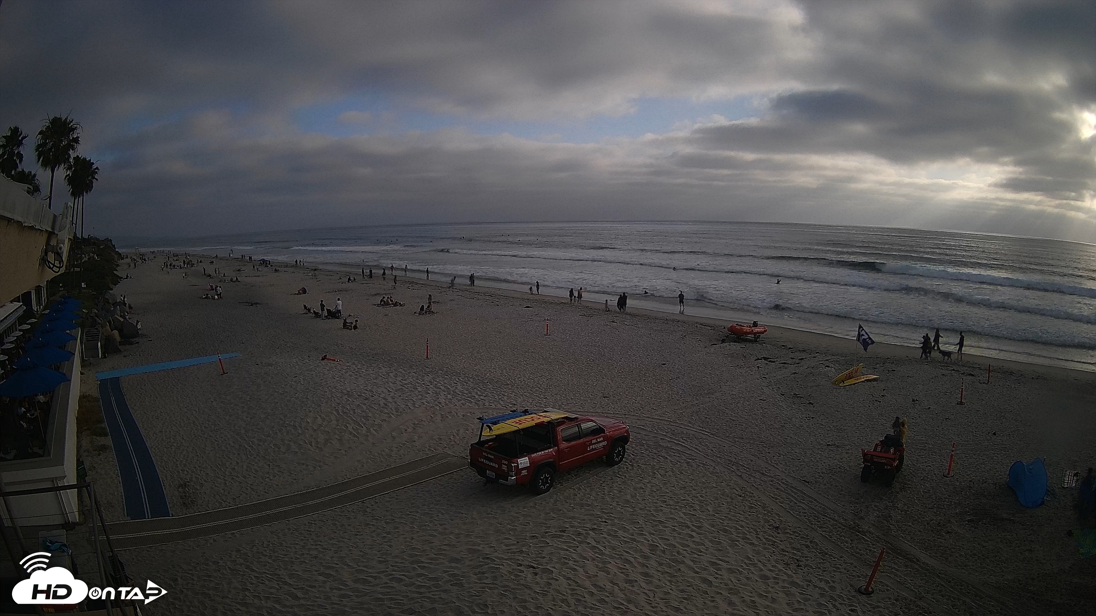 Snapshot of 17th St. Del Mar Beach - 4K SW Live Webcam taken May 9, 2026, 6:22pm PDT