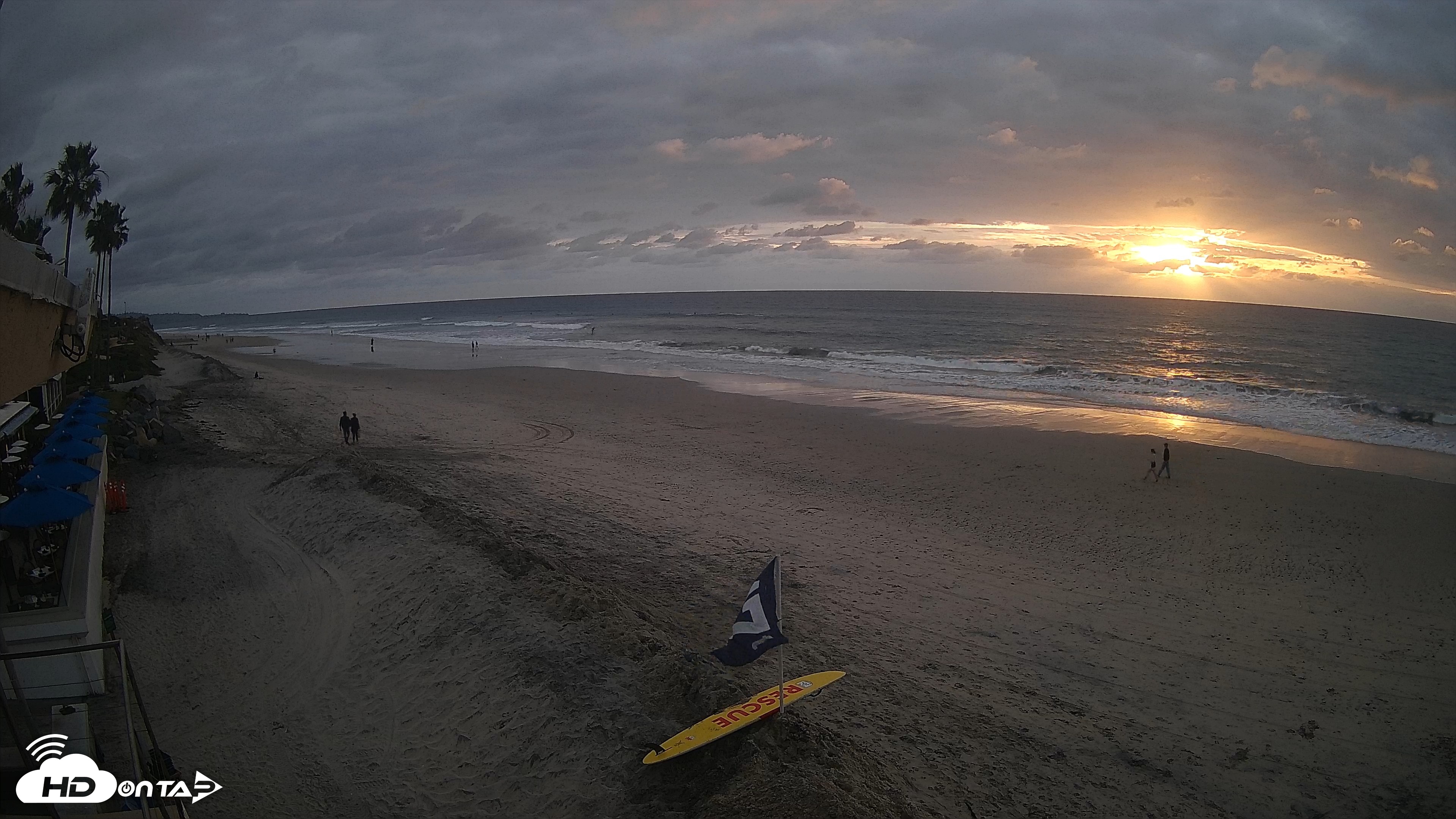 Snapshot of 17th St. Del Mar Beach - 4K SW Live Webcam taken Oct 29, 2026, 5:44pm PDT