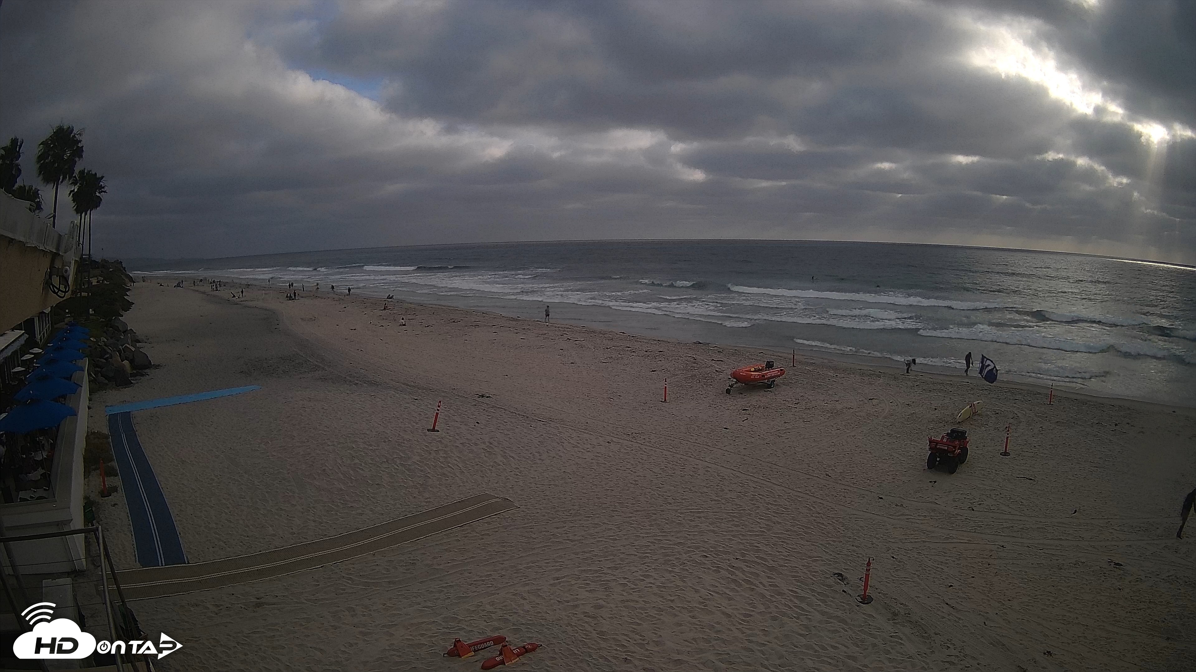 Snapshot of 17th St. Del Mar Beach - 4K SW Live Webcam taken Apr 24, 2026, 5:59pm PDT