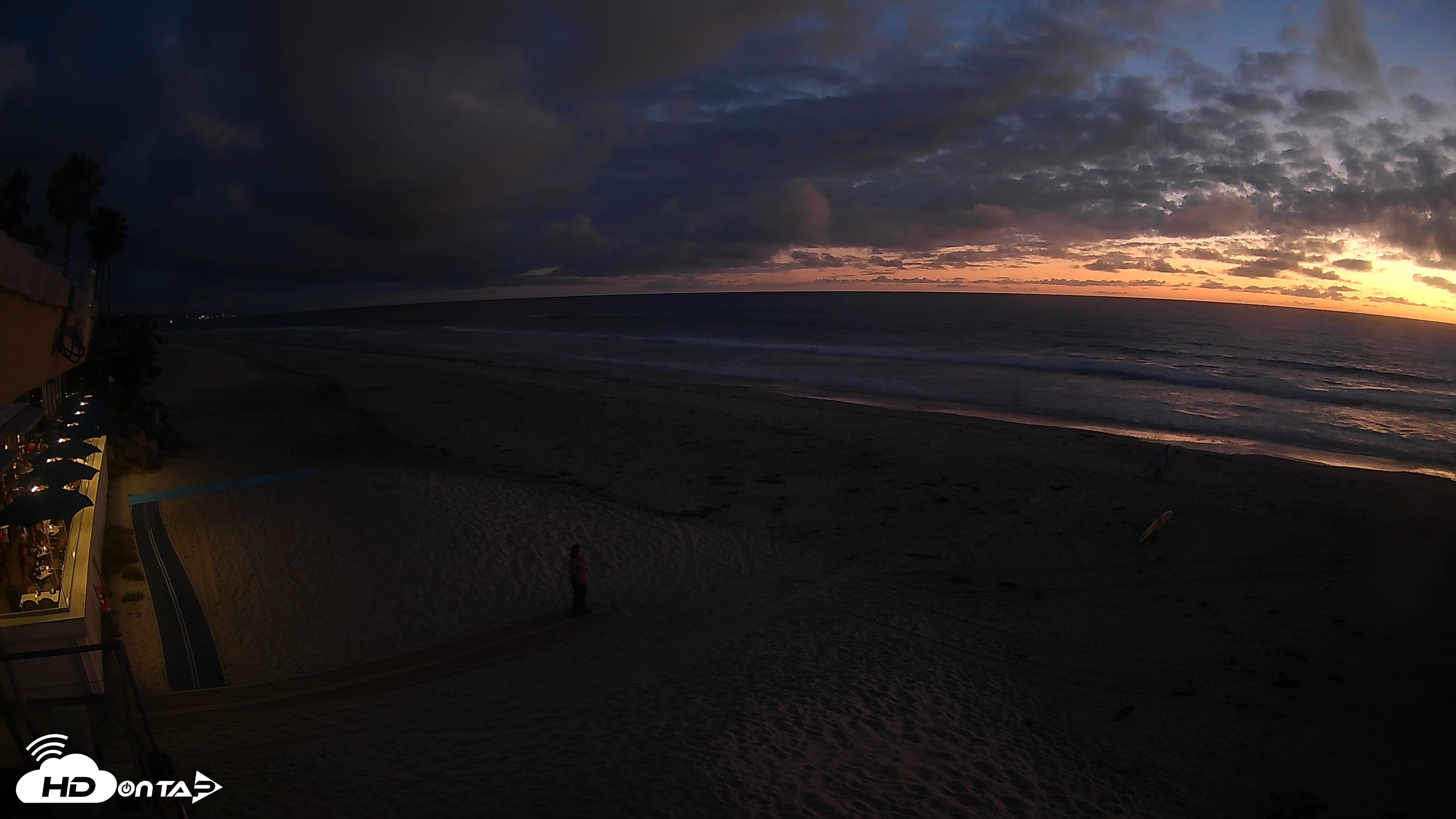 Snapshot of 17th St. Del Mar Beach - 4K SW Live Webcam taken Apr 21, 2026, 7:49pm PDT