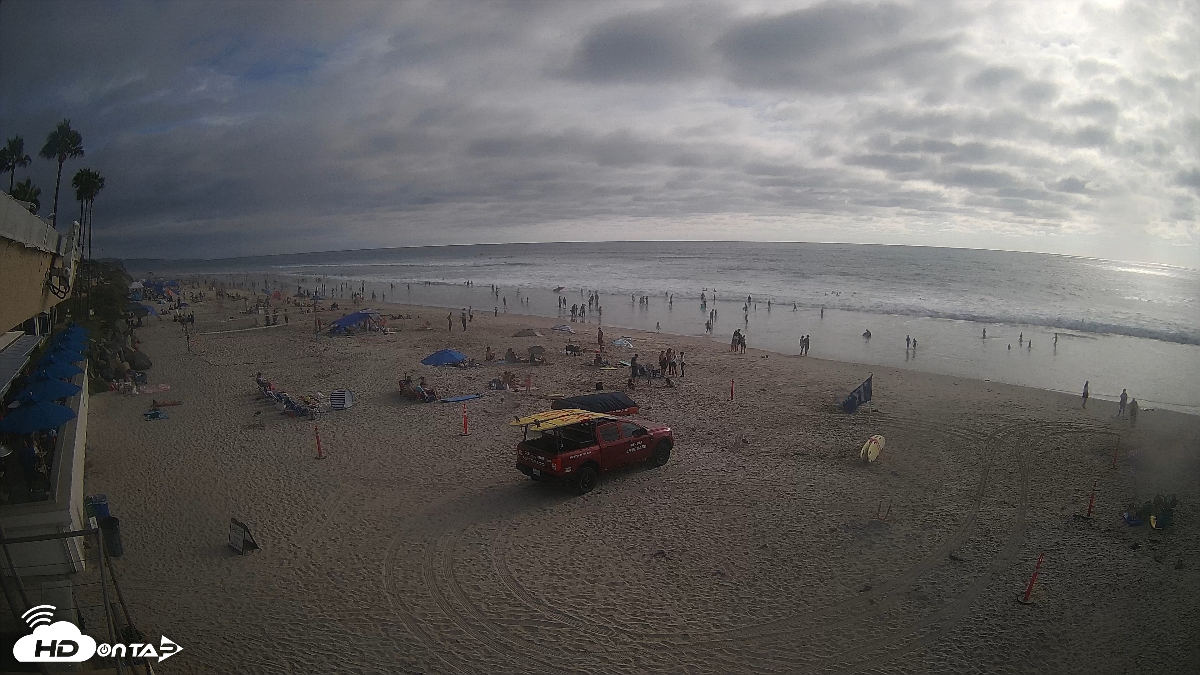 Snapshot of 17th St. Del Mar Beach - 4K SW Live Webcam taken Aug 15, 2026, 5:19pm PDT