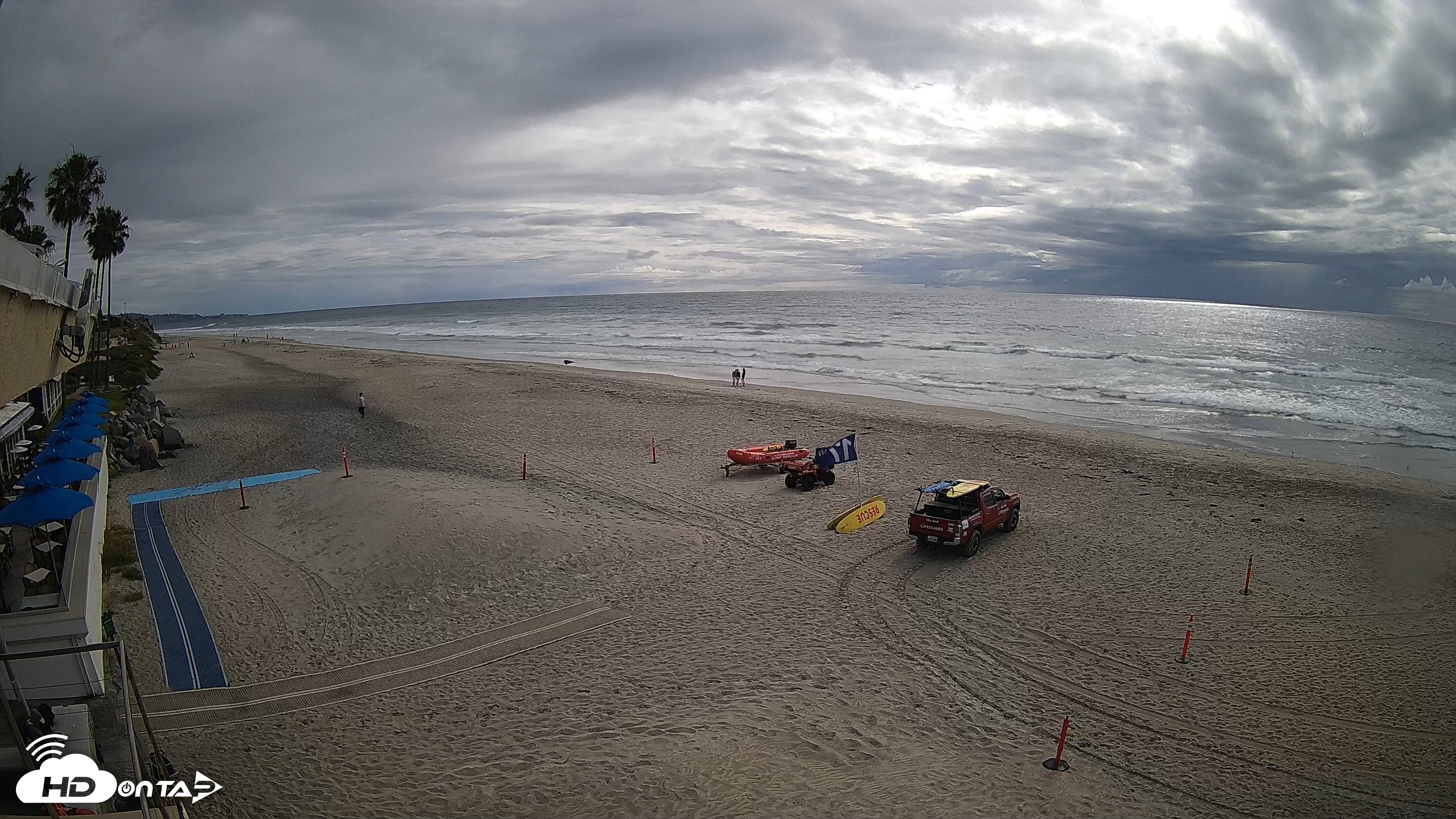 Snapshot of 17th St. Del Mar Beach - 4K SW Live Webcam taken Apr 12, 2026, 4:17pm PDT