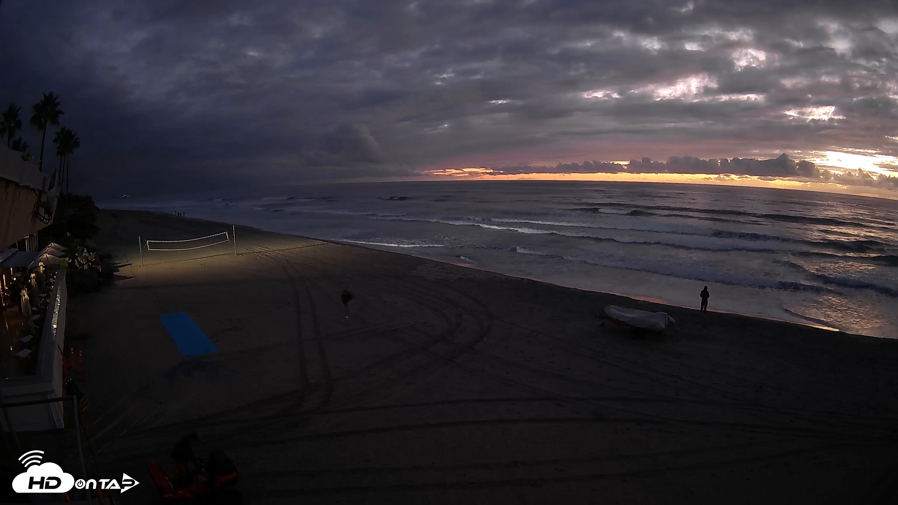 Snapshot of 17th St. Del Mar Beach - 4K SW Live Webcam taken Oct 14, 2025, 6:36pm PDT