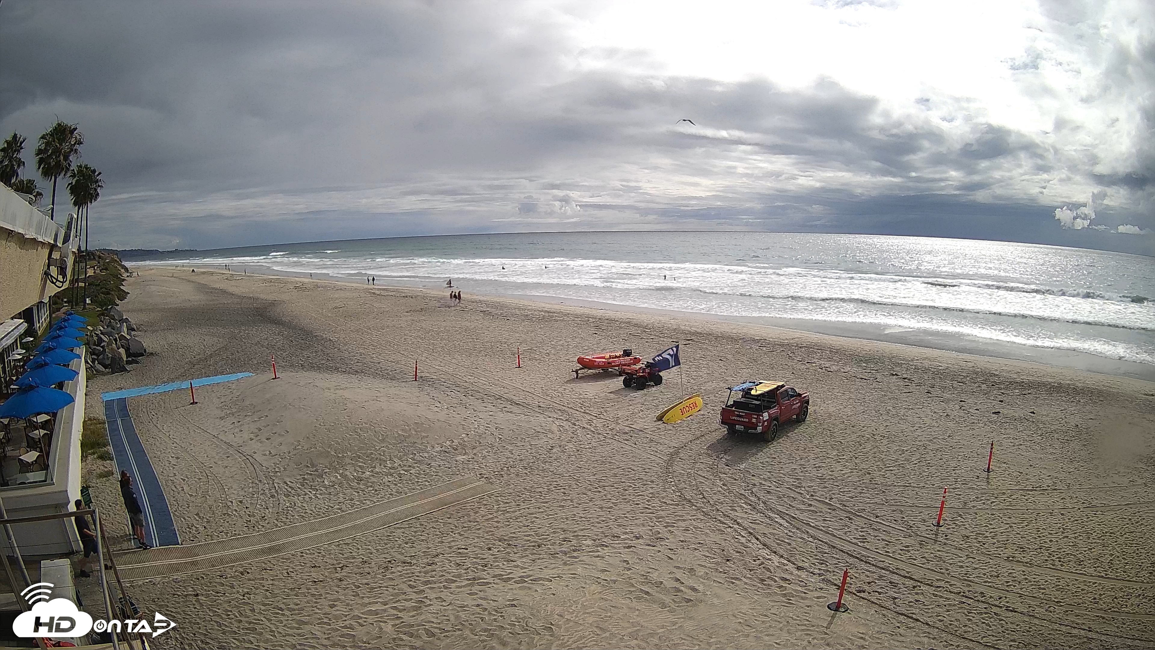 Snapshot of 17th St. Del Mar Beach - 4K SW Live Webcam taken Apr 12, 2026, 4:06pm PDT