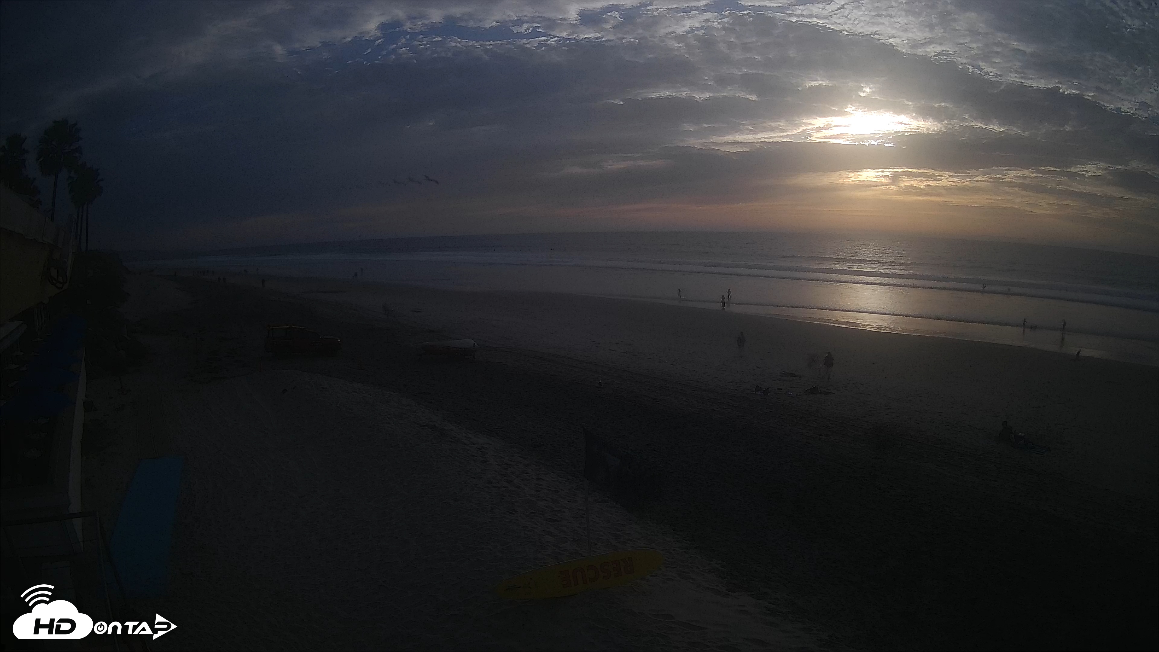 Snapshot of 17th St. Del Mar Beach - 4K SW Live Webcam taken Feb 5, 2026, 4:42pm PST