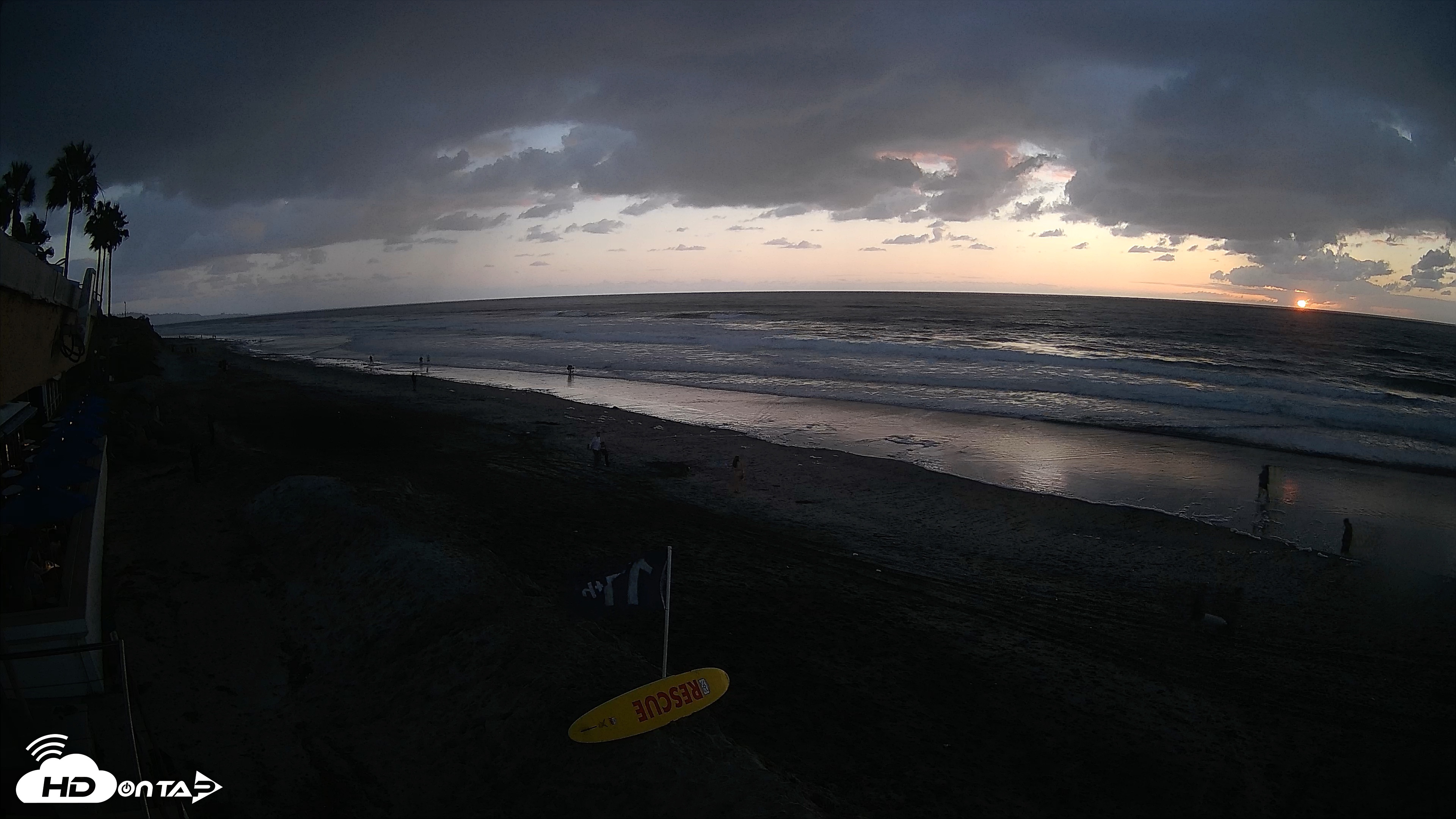 Snapshot of 17th St. Del Mar Beach - 4K SW Live Webcam taken Oct 12, 2026, 6:17pm PDT
