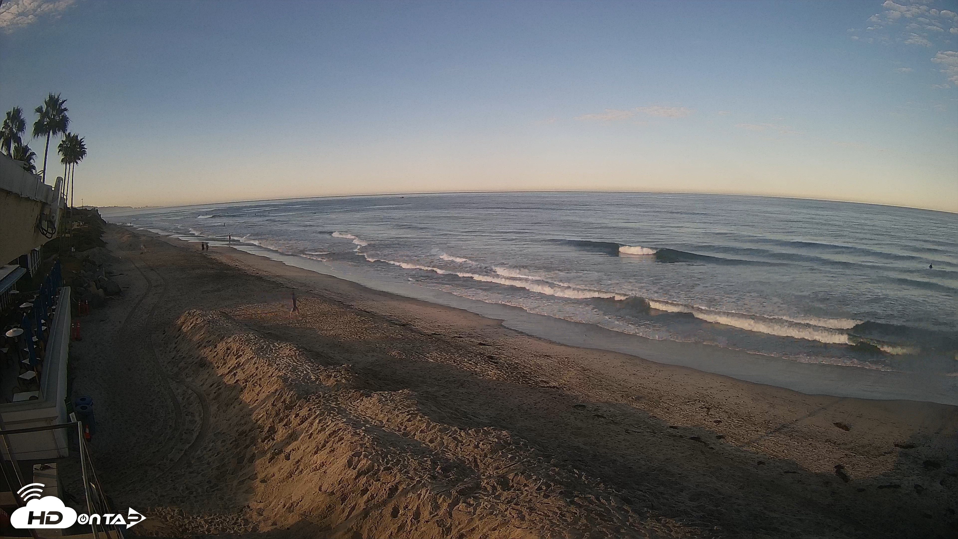 Snapshot of 17th St. Del Mar Beach - 4K SW Live Webcam taken Oct 6, 2026, 7:57am PDT