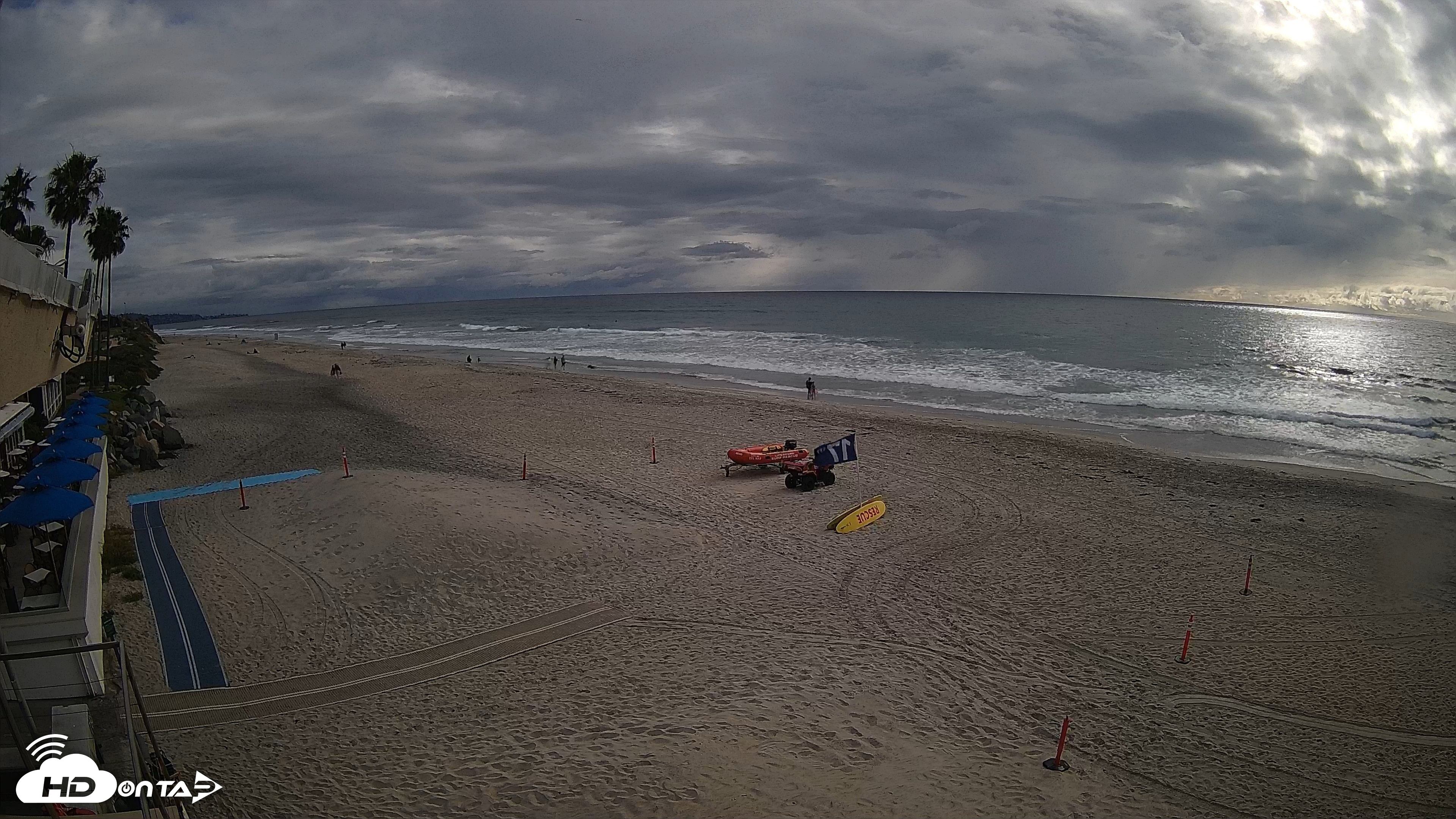 Snapshot of 17th St. Del Mar Beach - 4K SW Live Webcam taken Apr 12, 2026, 5:16pm PDT