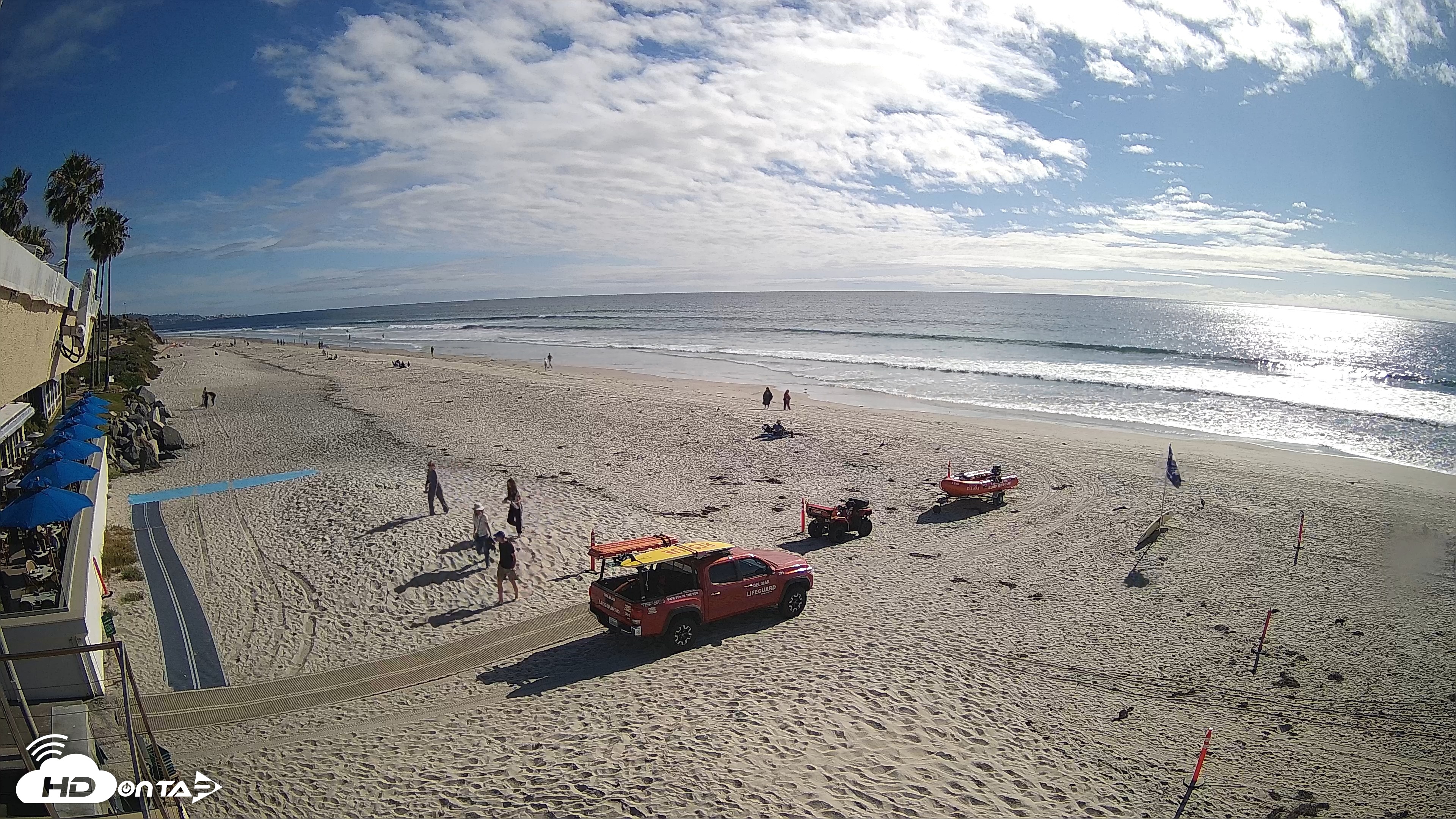 Snapshot of 17th St. Del Mar Beach - 4K SW Live Webcam taken Apr 21, 2026, 4:39pm PDT
