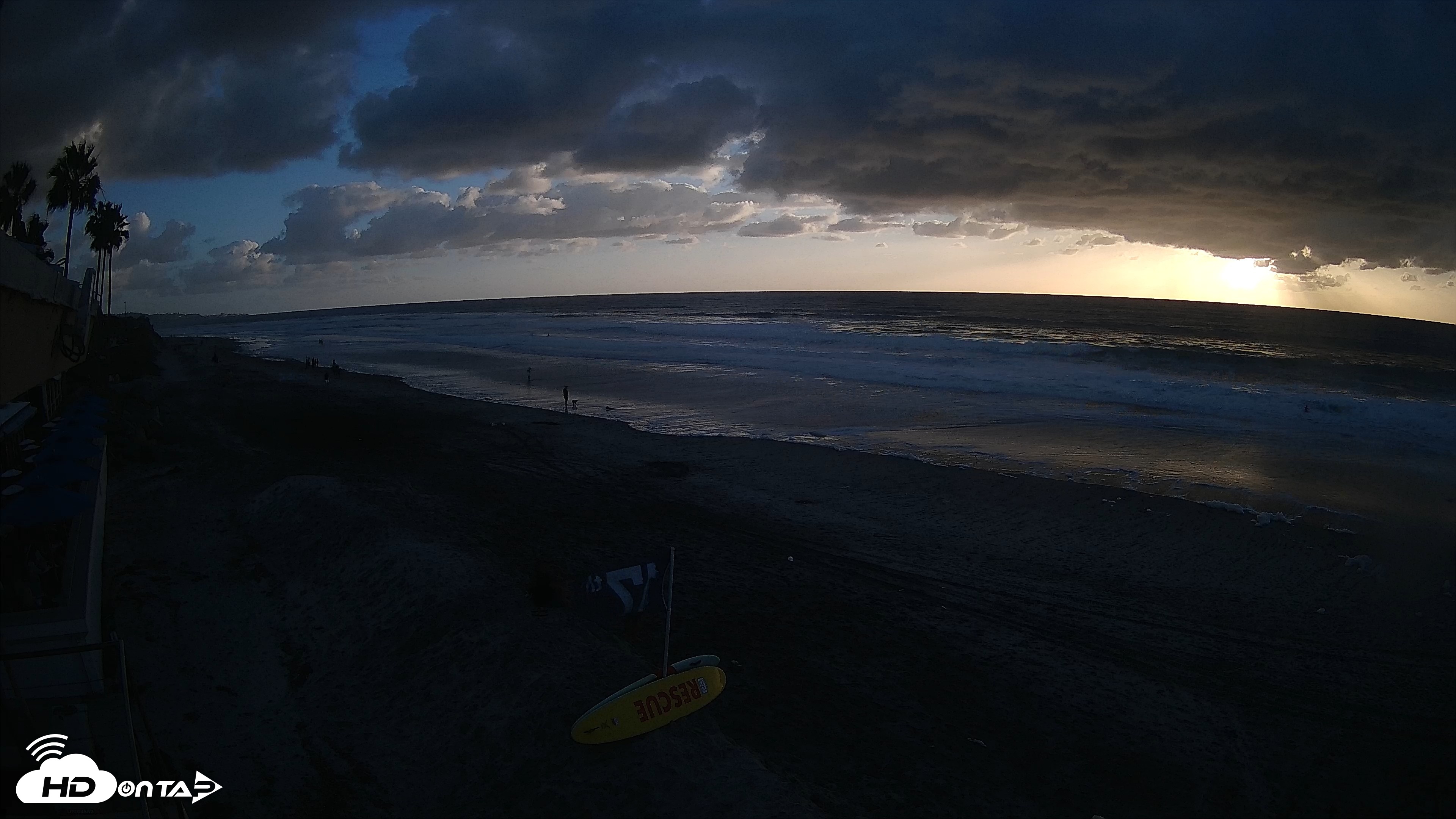 Snapshot of 17th St. Del Mar Beach - 4K SW Live Webcam taken Oct 12, 2026, 5:51pm PDT